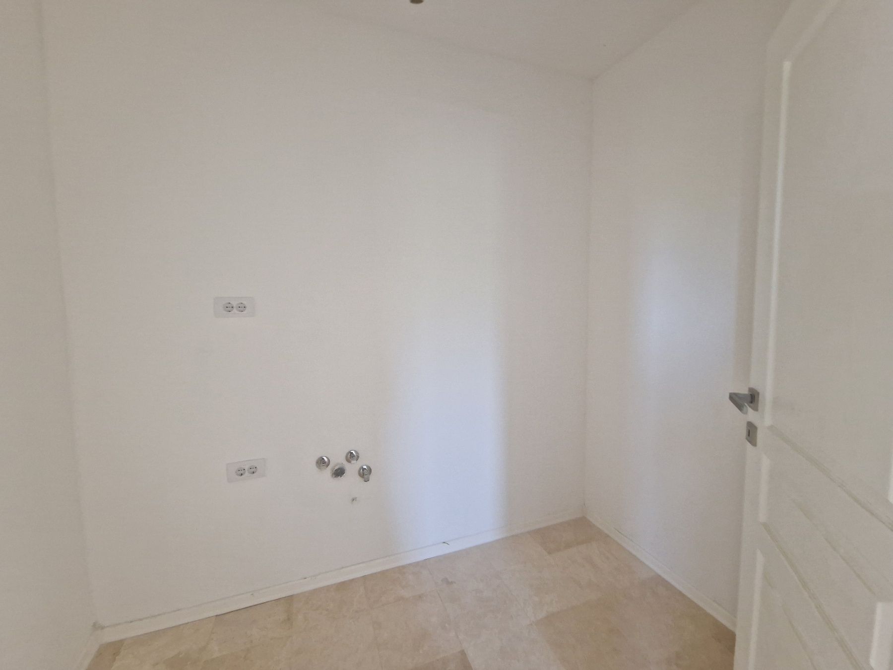 amforaproperty.com/Luksuzna novoizgradjena vila 300 m² sa bazenom, Lješevići – Kotor