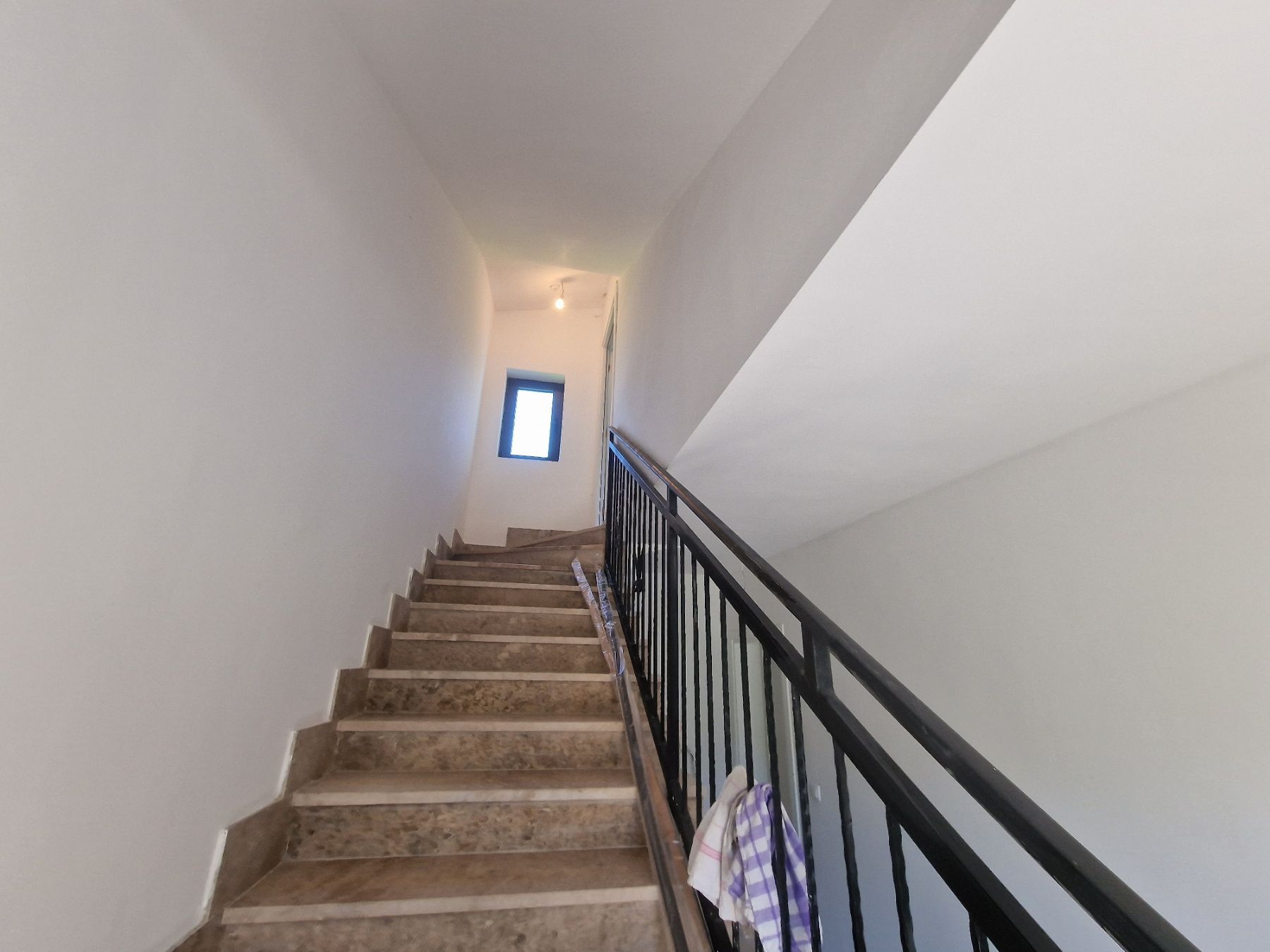 amforaproperty.com/Luksuzna novoizgradjena vila 300 m² sa bazenom, Lješevići – Kotor