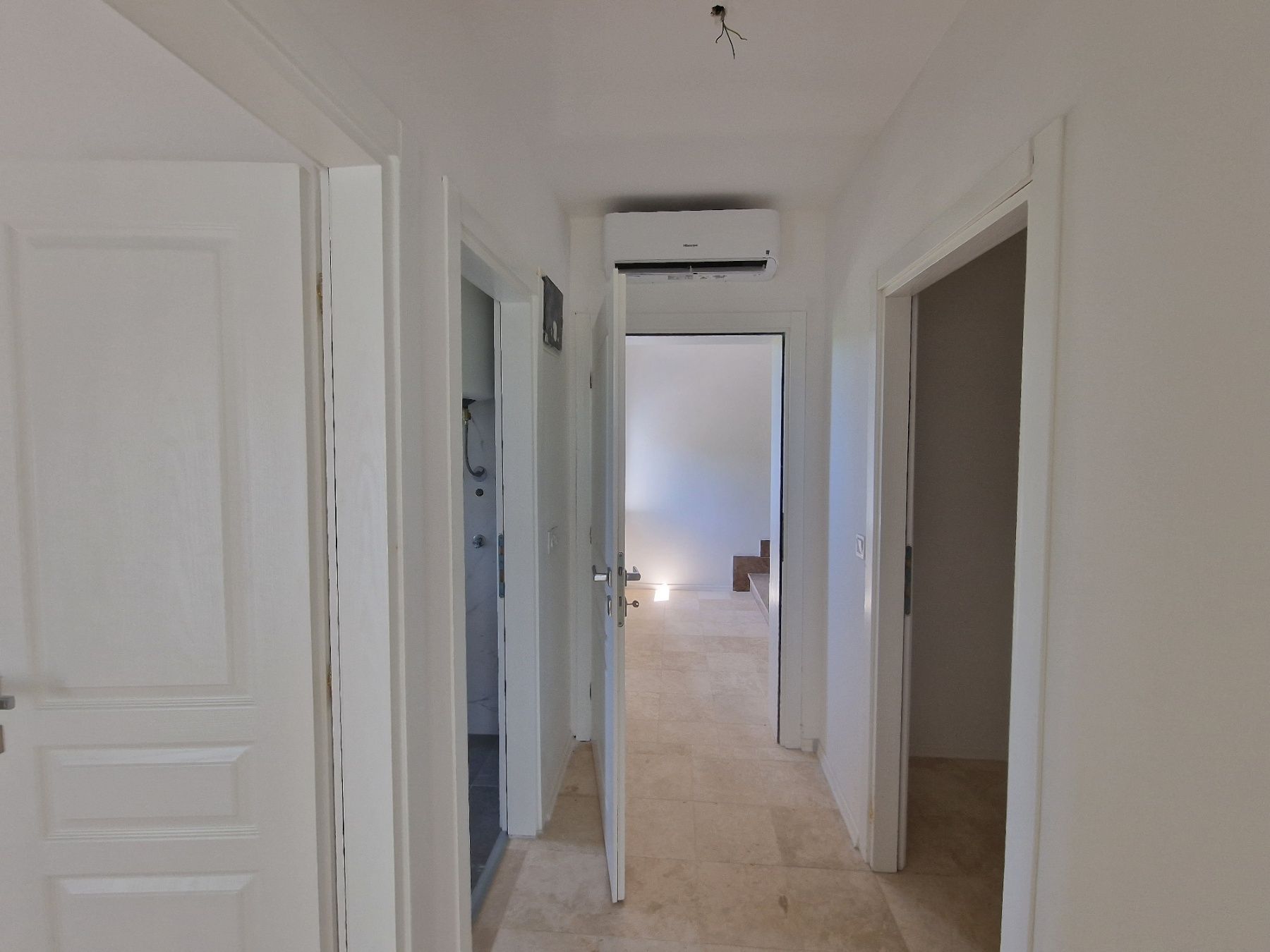 amforaproperty.com/Luksuzna novoizgradjena vila 300 m² sa bazenom, Lješevići – Kotor