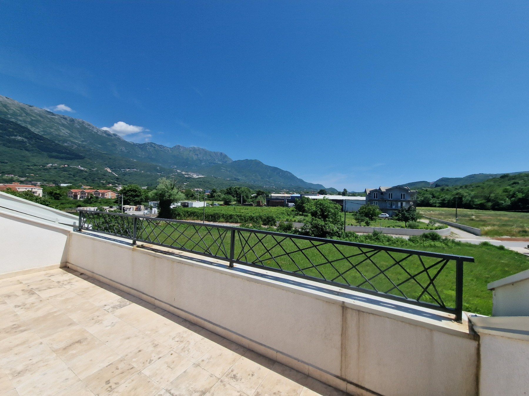 amforaproperty.com/Luksuzna novoizgradjena vila 300 m² sa bazenom, Lješevići – Kotor