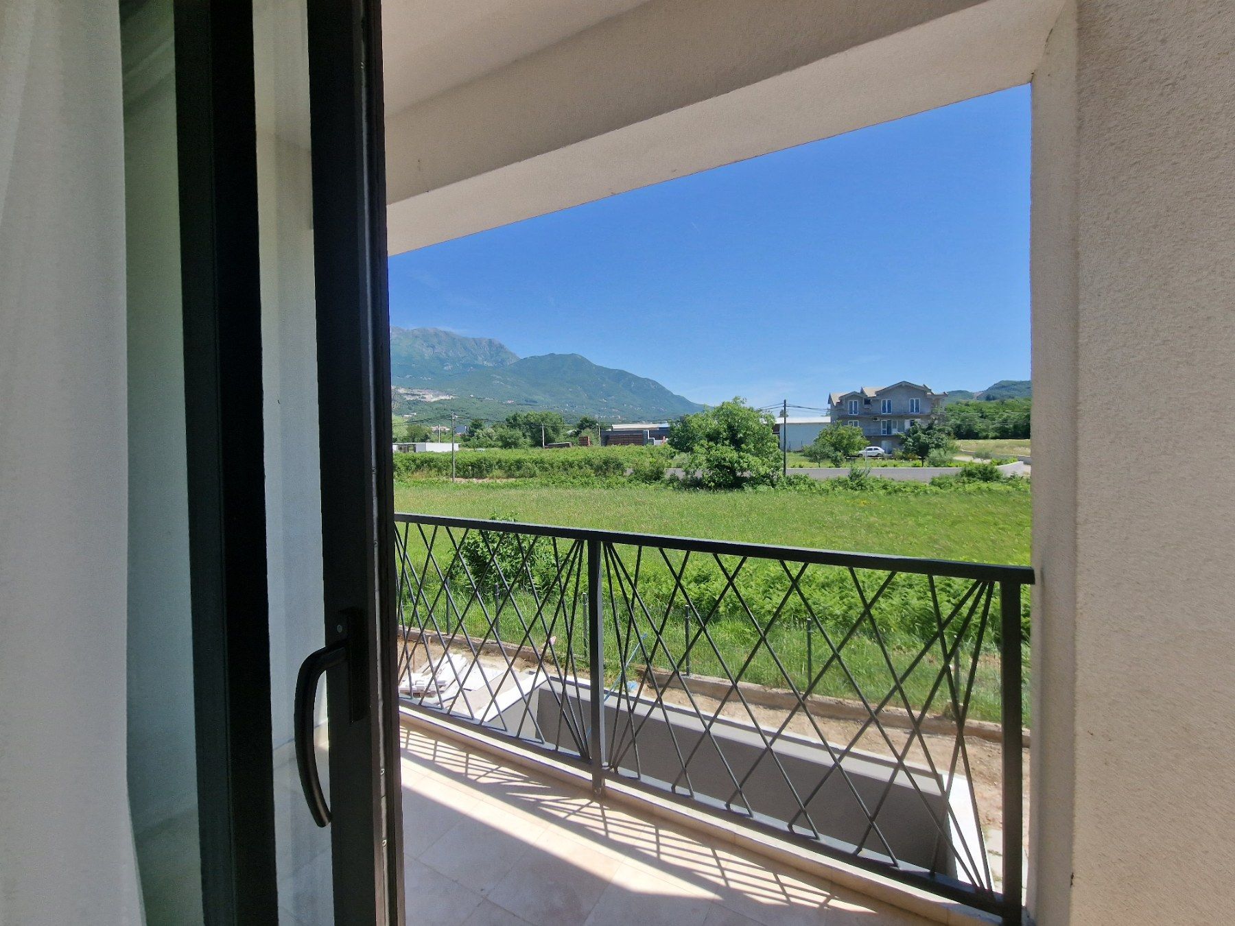 amforaproperty.com/Luksuzna novoizgradjena vila 300 m² sa bazenom, Lješevići – Kotor