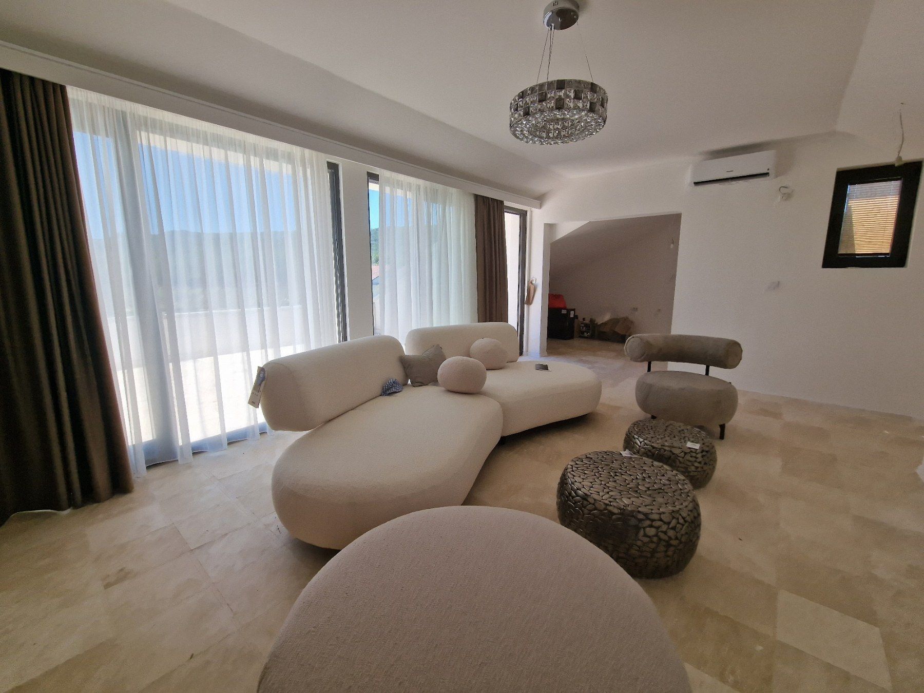 amforaproperty.com/Luksuzna novoizgradjena vila 300 m² sa bazenom, Lješevići – Kotor