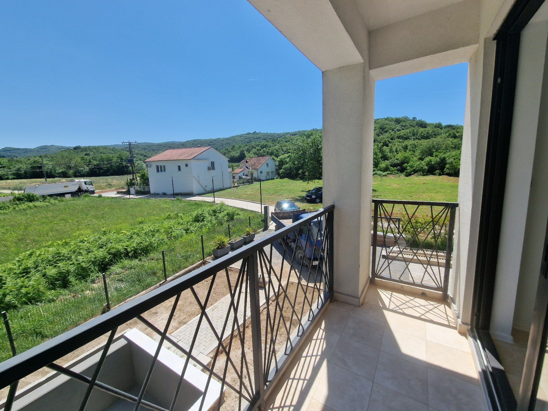 amforaproperty.com/Luksuzna novoizgradjena vila 300 m² sa bazenom, Lješevići – Kotor