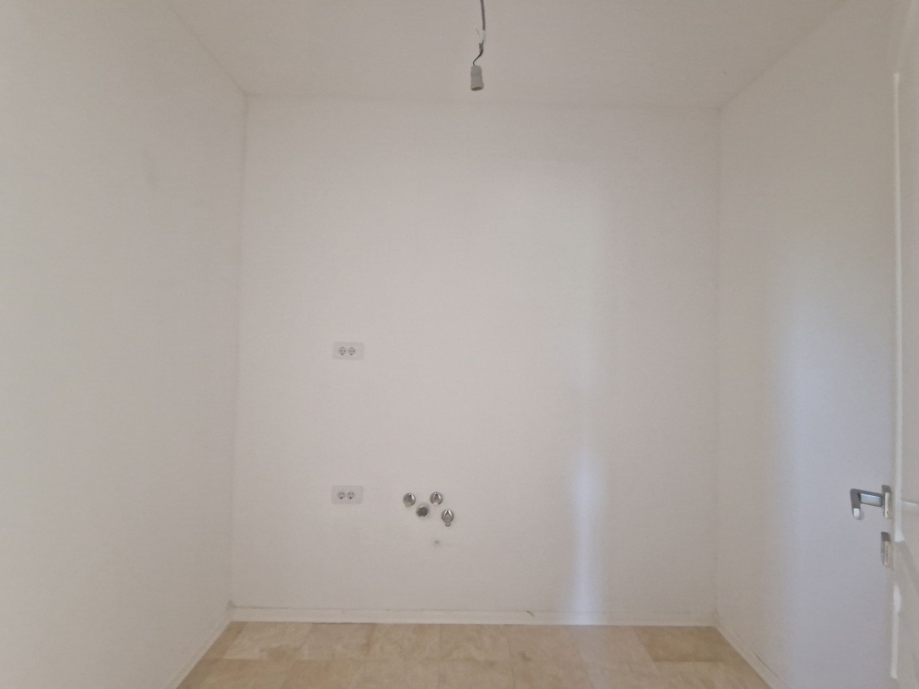 amforaproperty.com/Luksuzna novoizgradjena vila 300 m² sa bazenom, Lješevići – Kotor