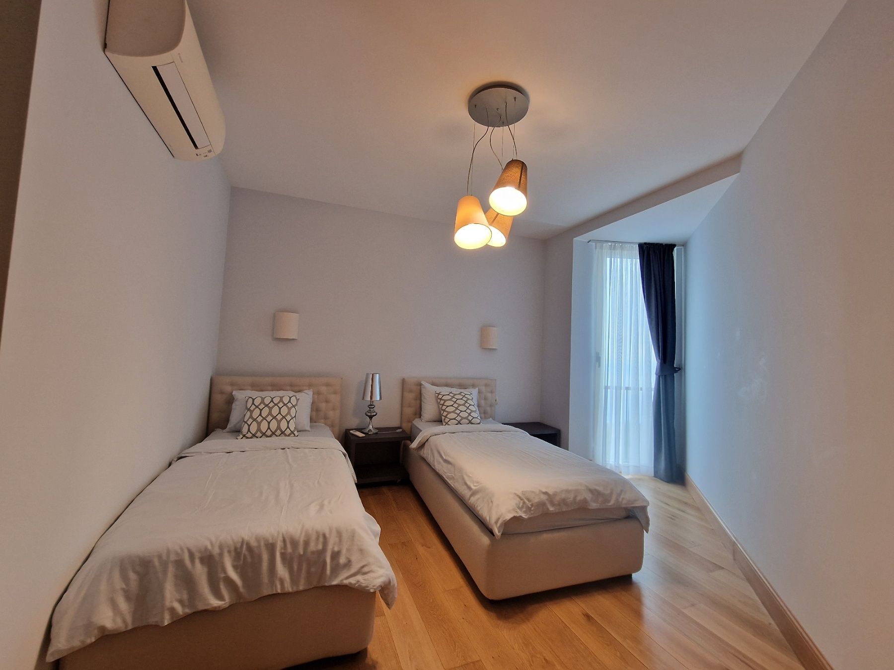 amforaproperty.com/Ekskluzivna vila u Blizikućama, Sveti Stefan (Na duzi period,dostupna od 01.09.2025)