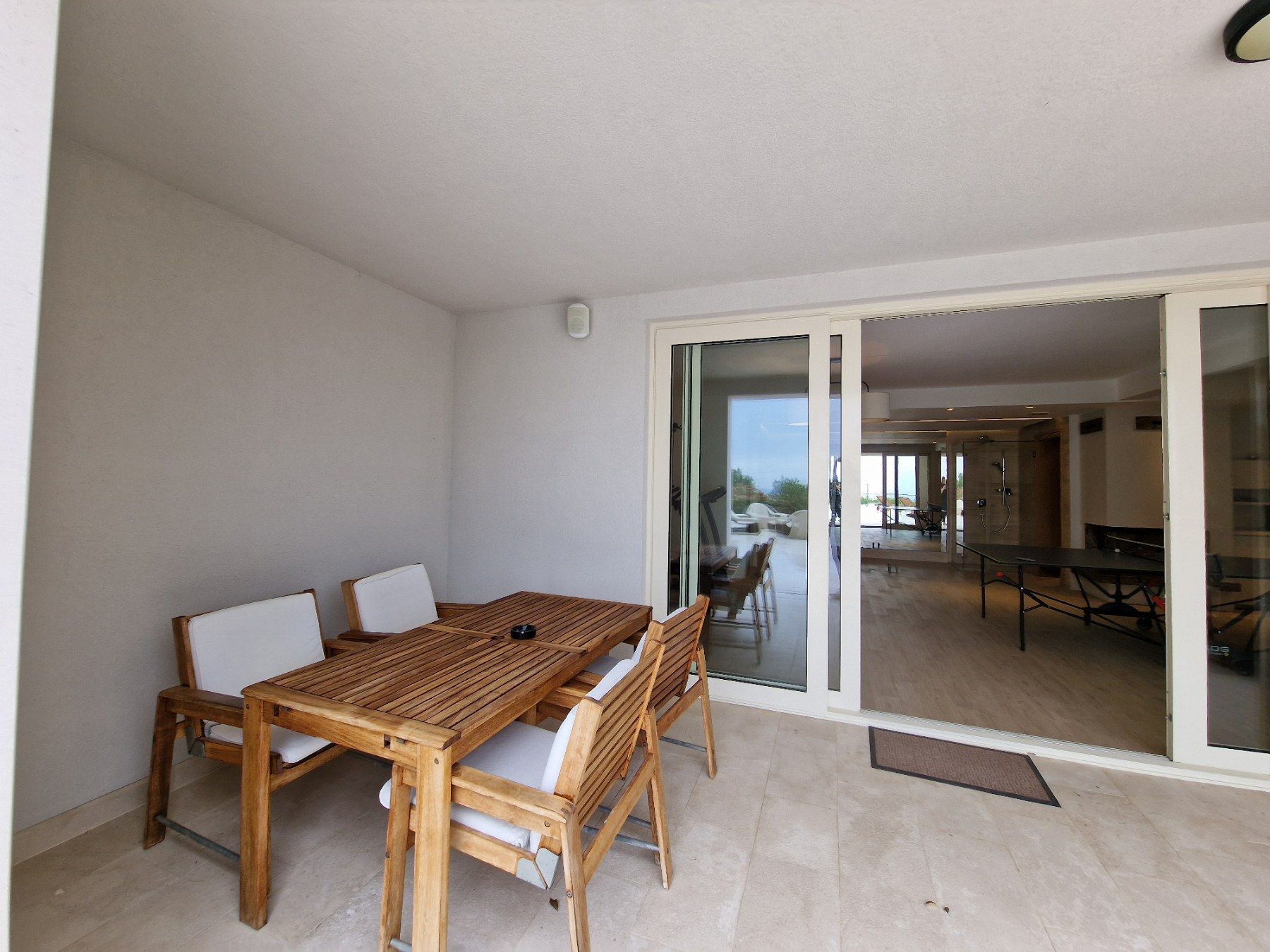 amforaproperty.com/Ekskluzivna vila u Blizikućama, Sveti Stefan (Na duzi period,dostupna od 01.09.2025)