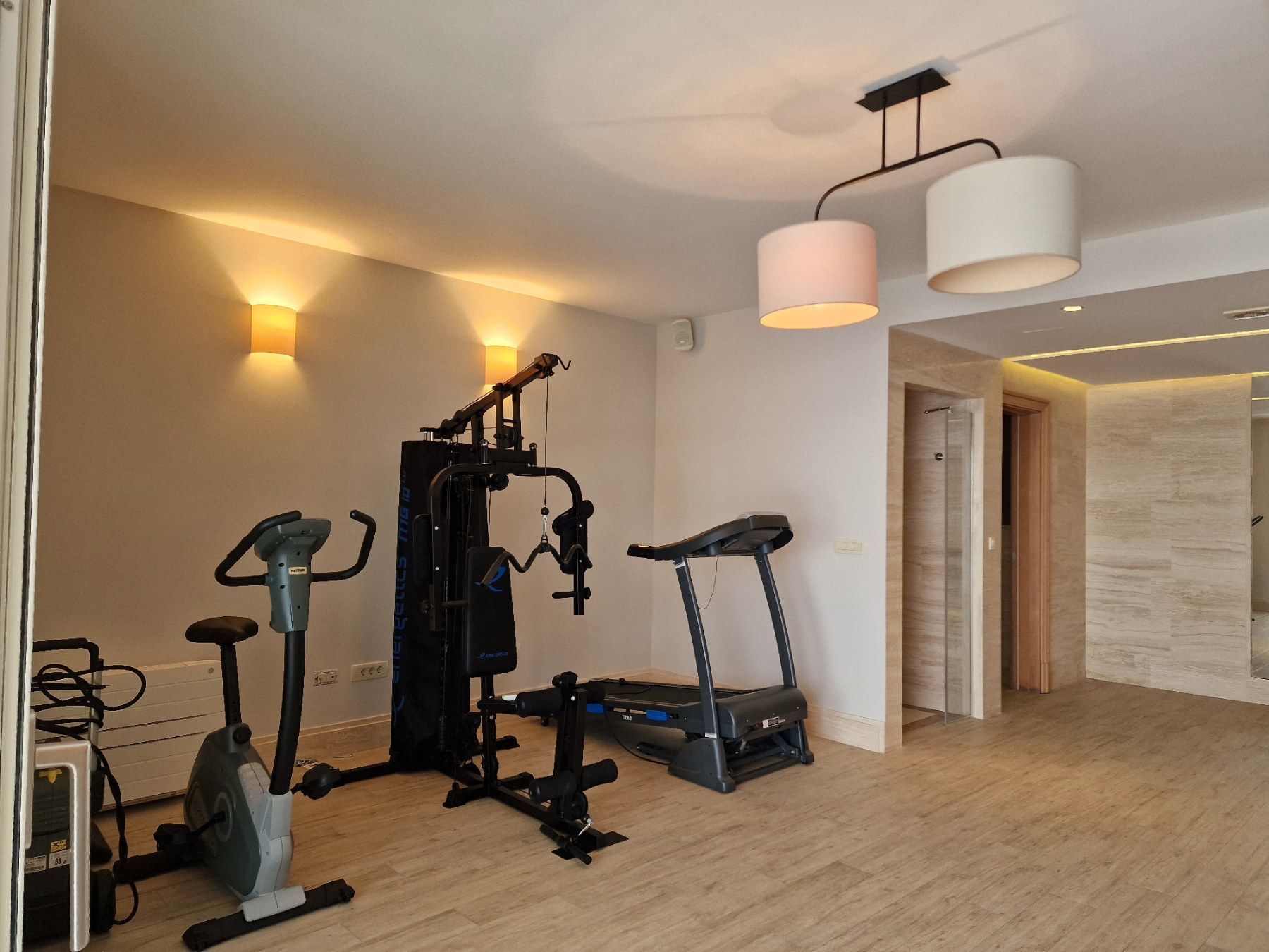 amforaproperty.com/Ekskluzivna vila u Blizikućama, Sveti Stefan (Na duzi period,dostupna od 01.09.2025)