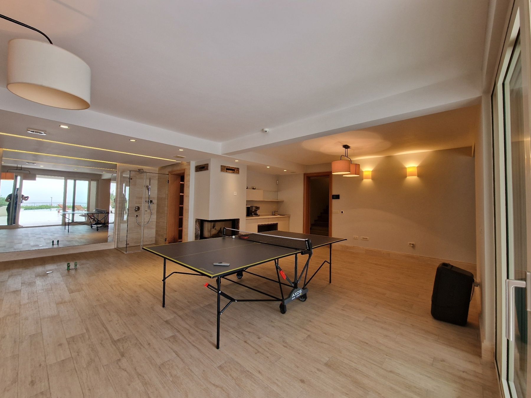 amforaproperty.com/Ekskluzivna vila u Blizikućama, Sveti Stefan (Na duzi period,dostupna od 01.09.2025)