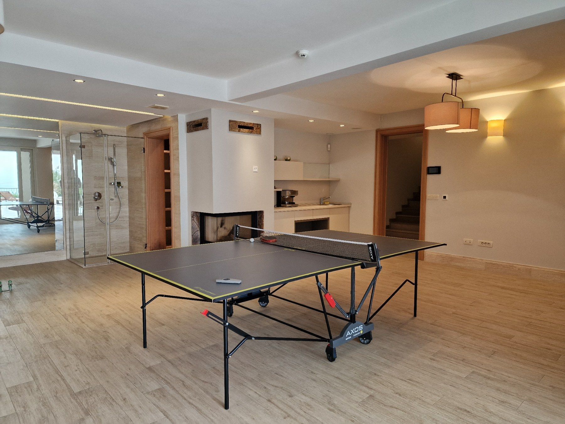 amforaproperty.com/Ekskluzivna vila u Blizikućama, Sveti Stefan (Na duzi period,dostupna od 01.09.2025)