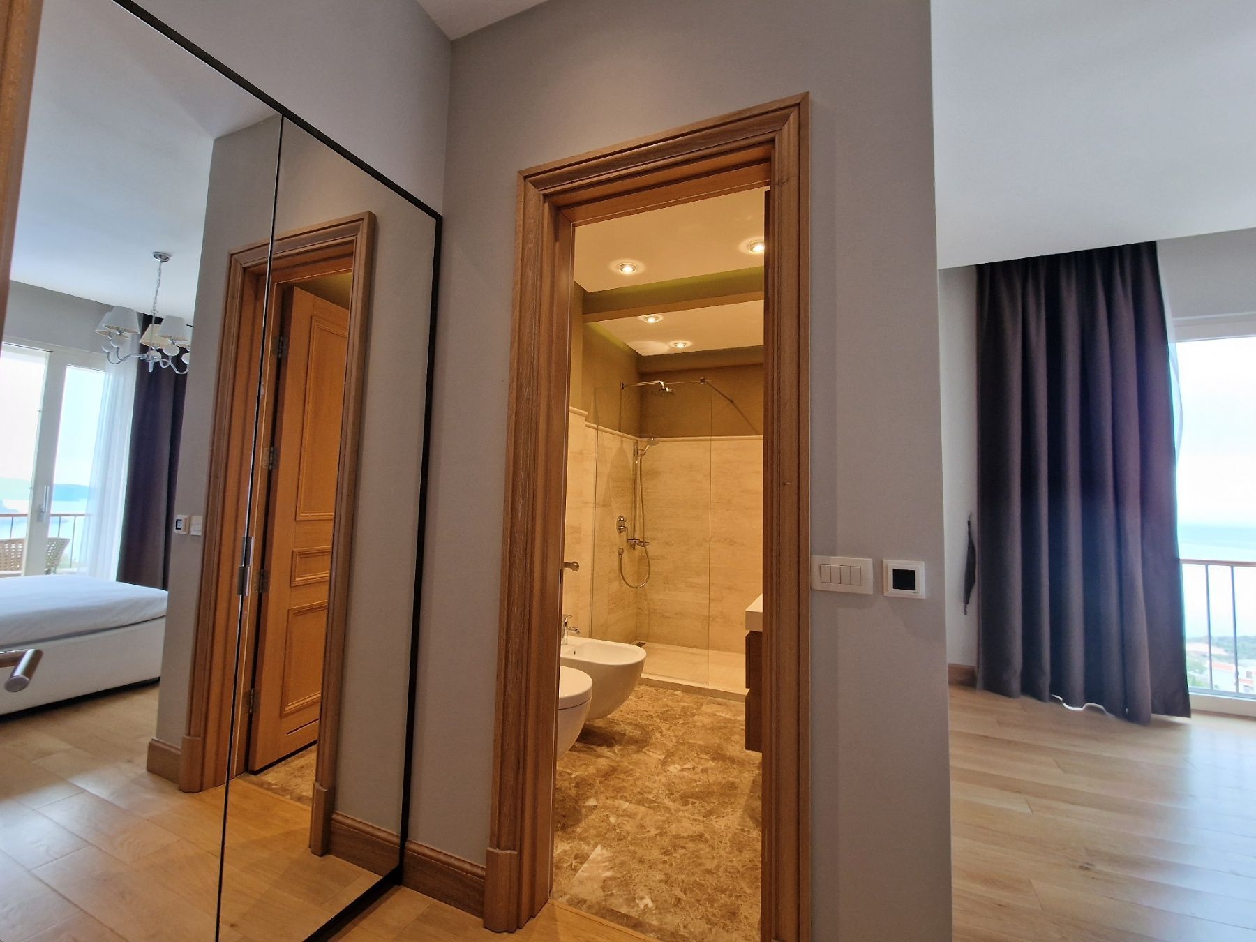 amforaproperty.com/Ekskluzivna vila u Blizikućama, Sveti Stefan (Na duzi period,dostupna od 01.09.2025)