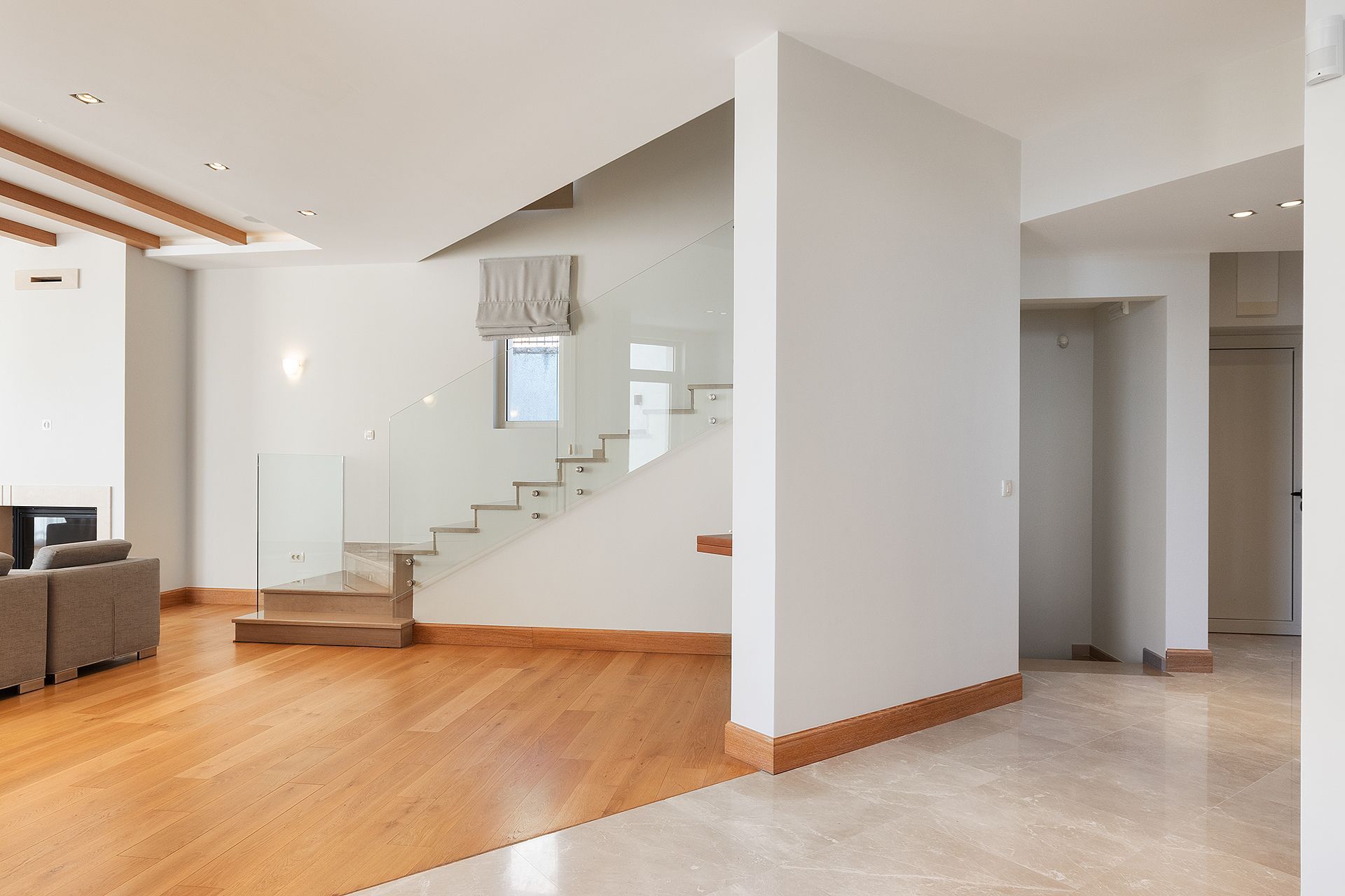 amforaproperty.com/Ekskluzivna vila u Blizikućama, Sveti Stefan (Na duzi period,dostupna od 01.09.2025)