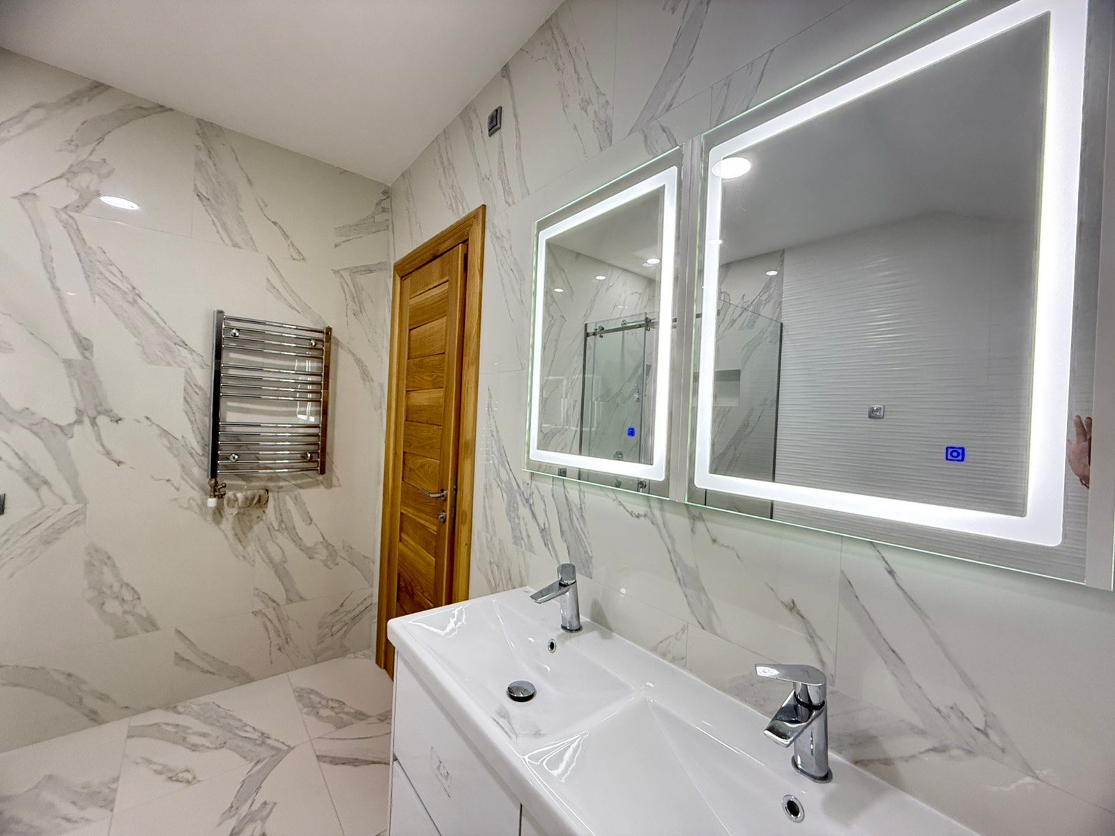 amforaproperty.com/Ekskluzivna kuća 320 m² sa garažom i dvorištem 750 m², Zlatica – Podgorica