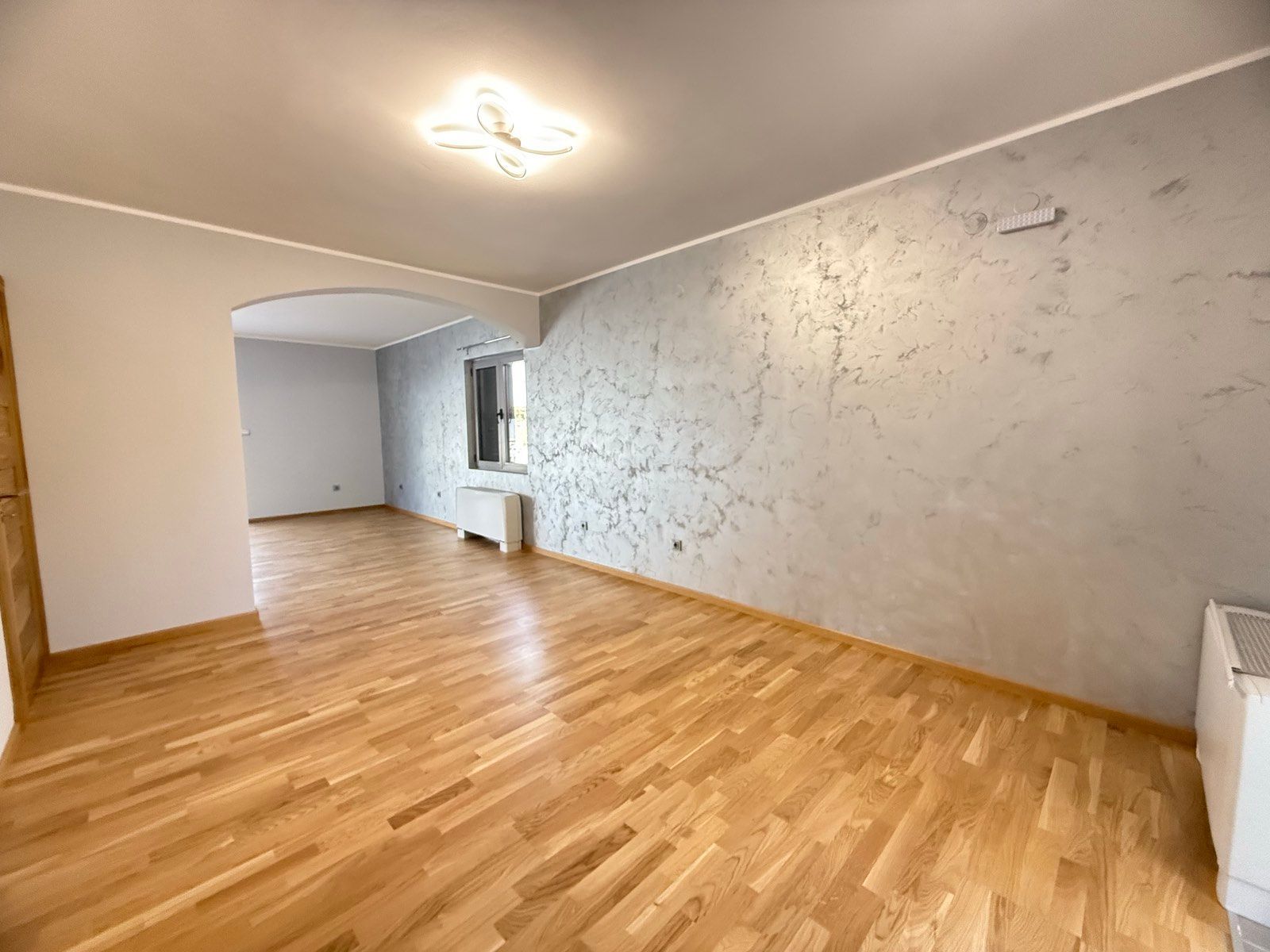 amforaproperty.com/Ekskluzivna kuća 320 m² sa garažom i dvorištem 750 m², Zlatica – Podgorica