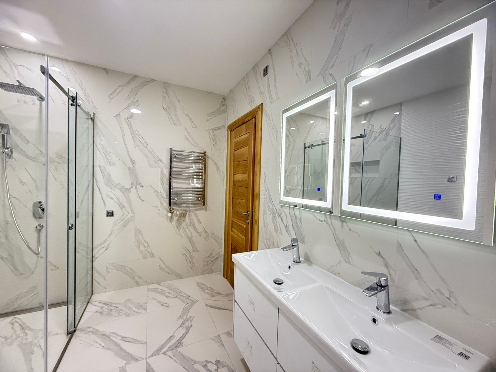 amforaproperty.com/Ekskluzivna kuća 320 m² sa garažom i dvorištem 750 m², Zlatica – Podgorica