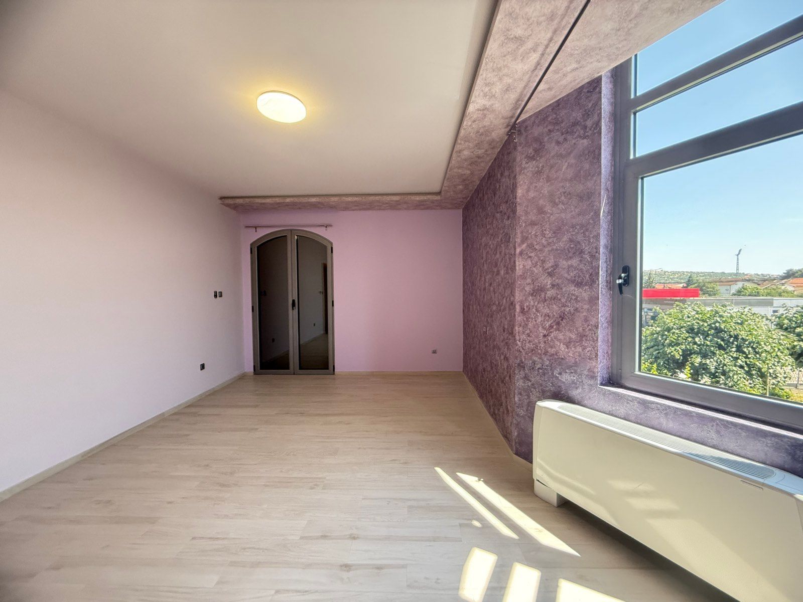 amforaproperty.com/Ekskluzivna kuća 320 m² sa garažom i dvorištem 750 m², Zlatica – Podgorica