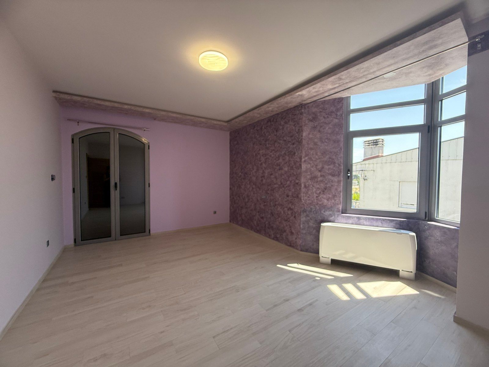 amforaproperty.com/Ekskluzivna kuća 320 m² sa garažom i dvorištem 750 m², Zlatica – Podgorica