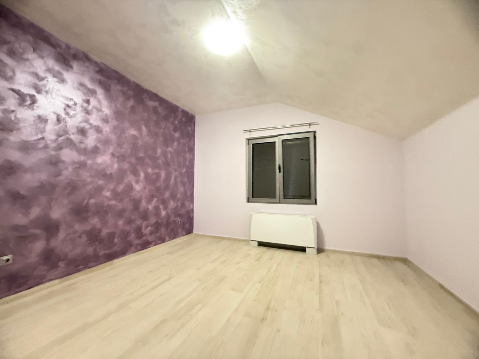 amforaproperty.com/Ekskluzivna kuća 320 m² sa garažom i dvorištem 750 m², Zlatica – Podgorica