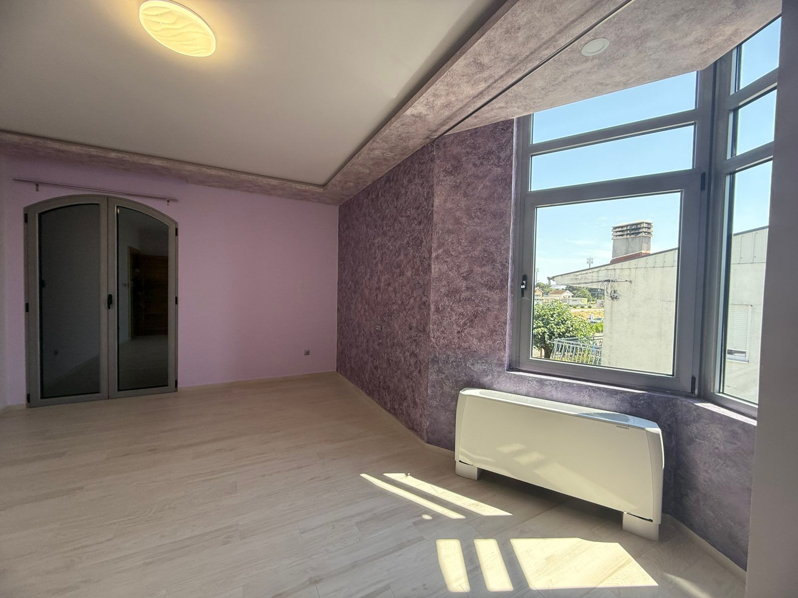 amforaproperty.com/Ekskluzivna kuća 320 m² sa garažom i dvorištem 750 m², Zlatica – Podgorica