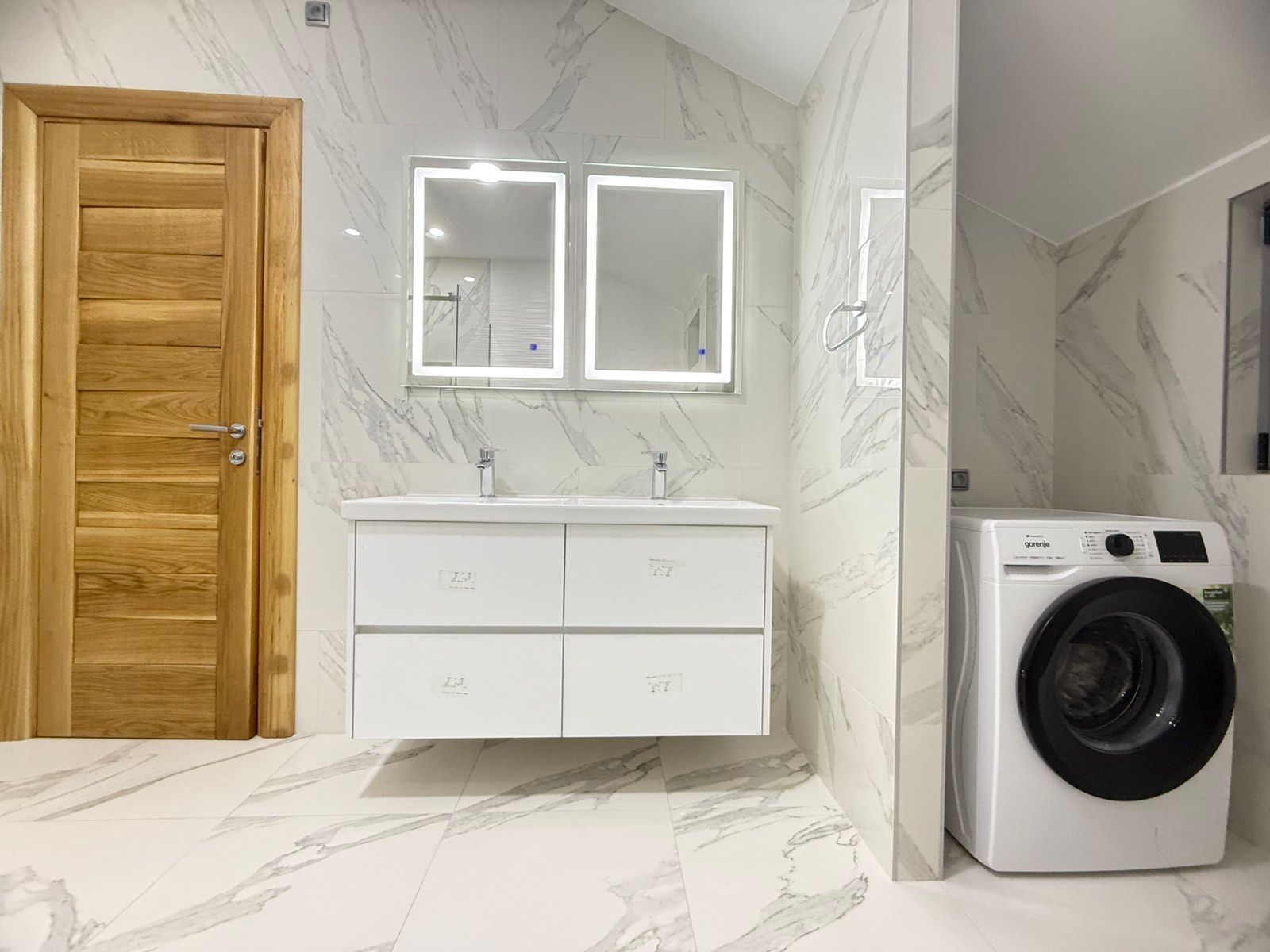 amforaproperty.com/Ekskluzivna kuća 320 m² sa garažom i dvorištem 750 m², Zlatica – Podgorica