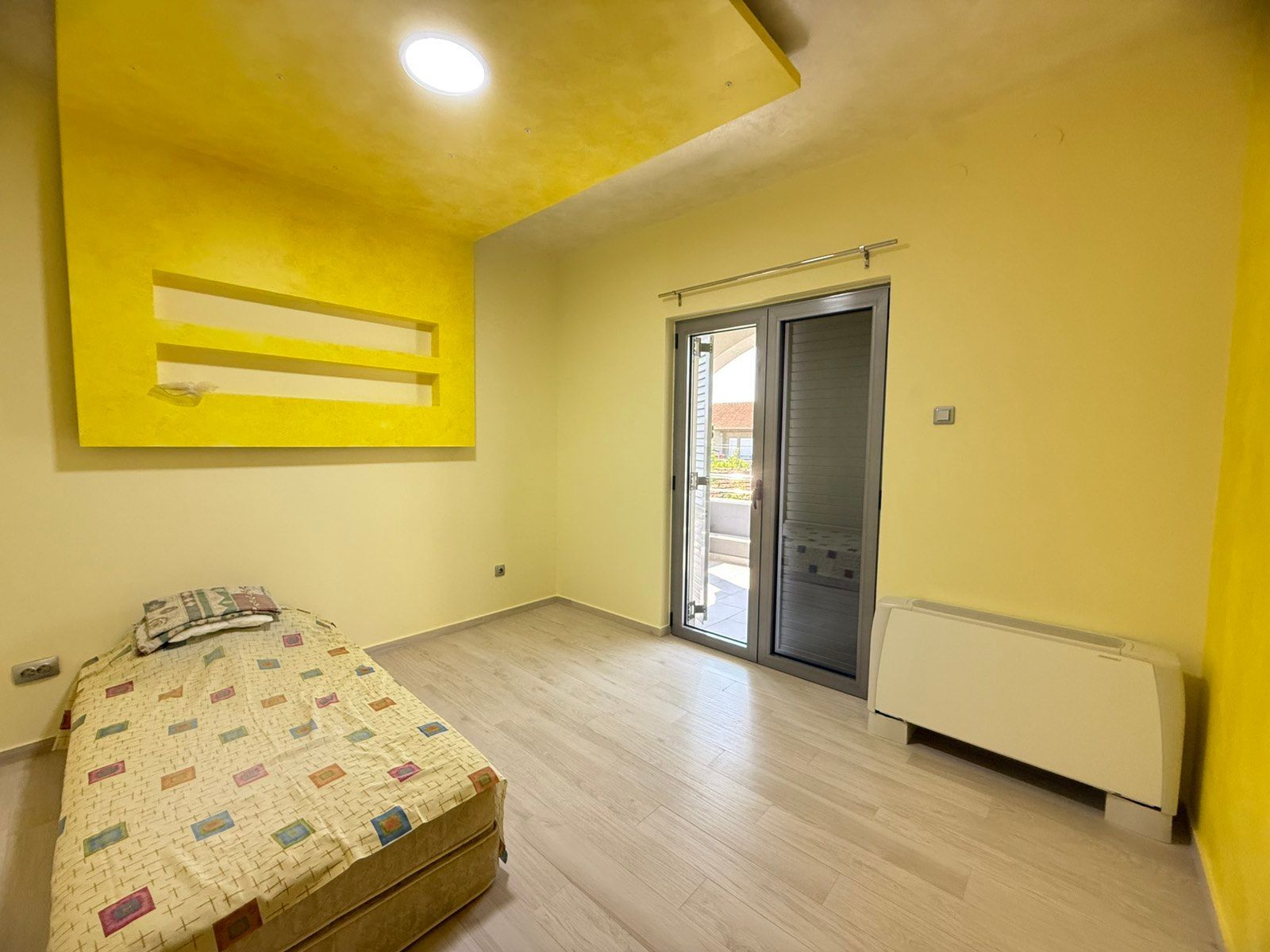 amforaproperty.com/Ekskluzivna kuća 320 m² sa garažom i dvorištem 750 m², Zlatica – Podgorica