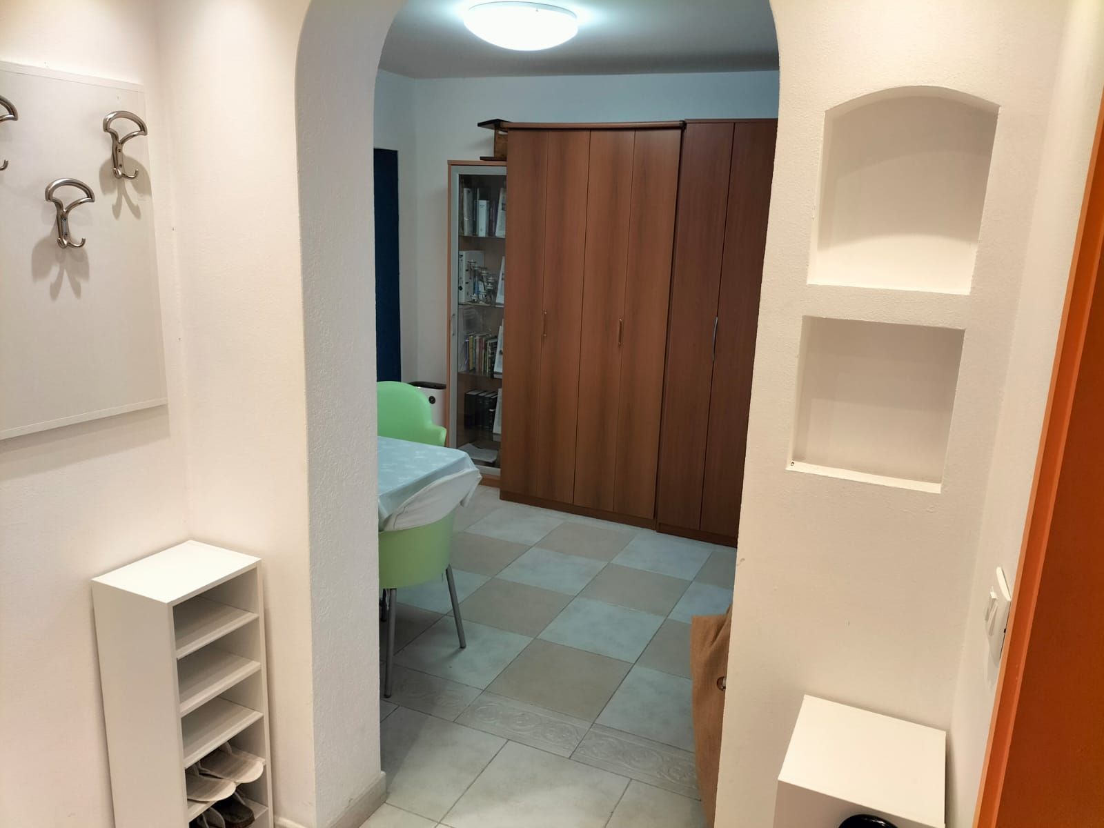 amforaproperty.com/Jednosoban stan 51m2 + 10m2 ostava,Podkosljun-Budva