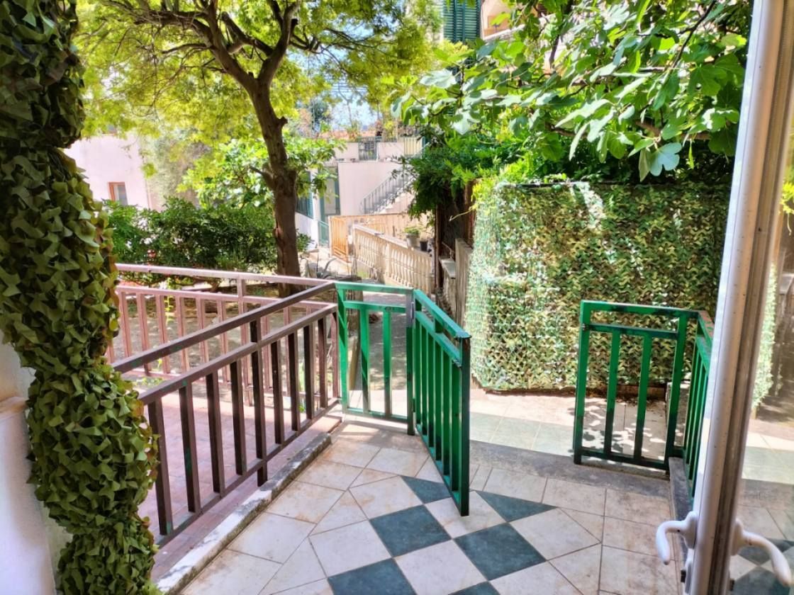 amforaproperty.com/Jednosoban stan 51m2 + 10m2 ostava,Podkosljun-Budva