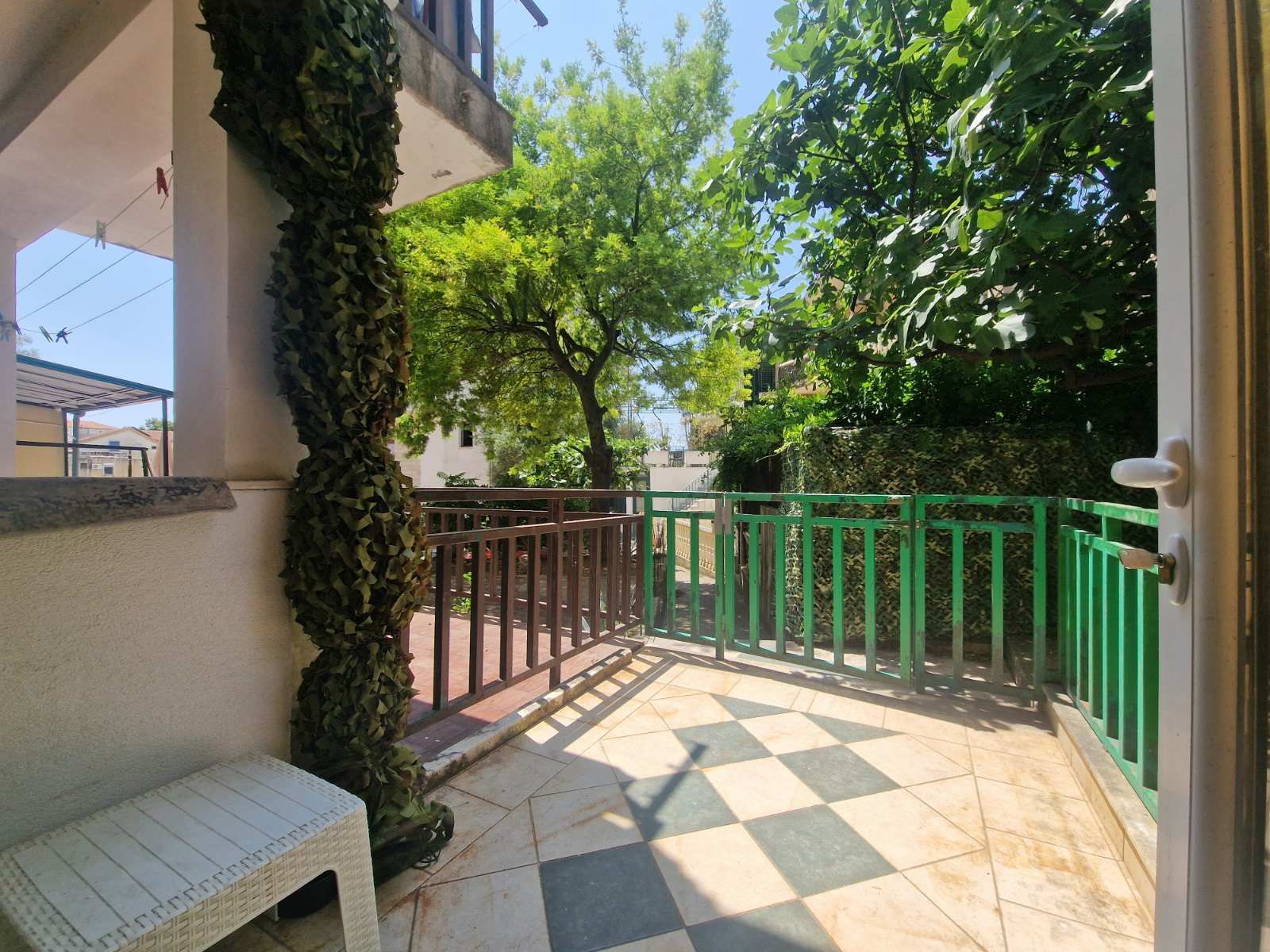 amforaproperty.com/Jednosoban stan 51m2 + 10m2 ostava,Podkosljun-Budva