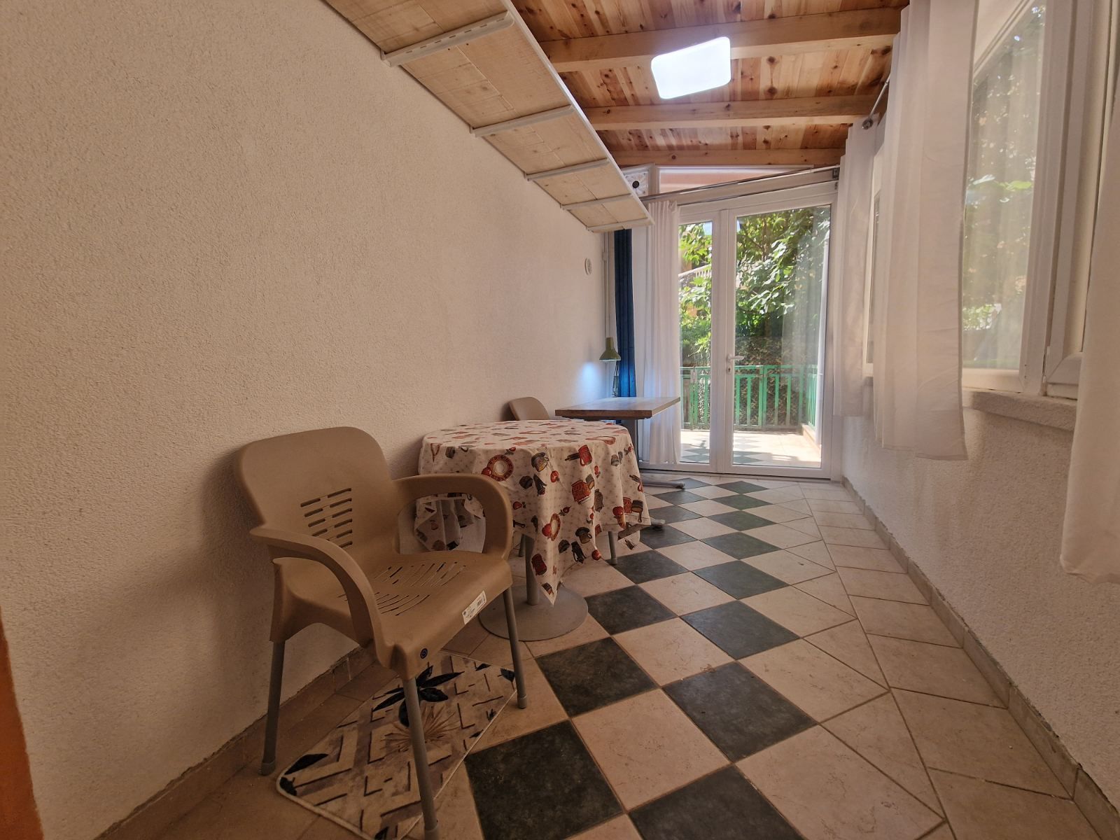 amforaproperty.com/Jednosoban stan 51m2 + 10m2 ostava,Podkosljun-Budva