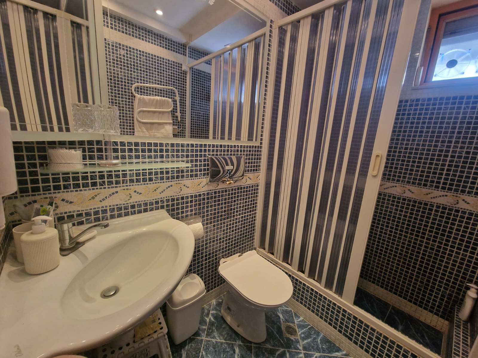 amforaproperty.com/Jednosoban stan 51m2 + 10m2 ostava,Podkosljun-Budva