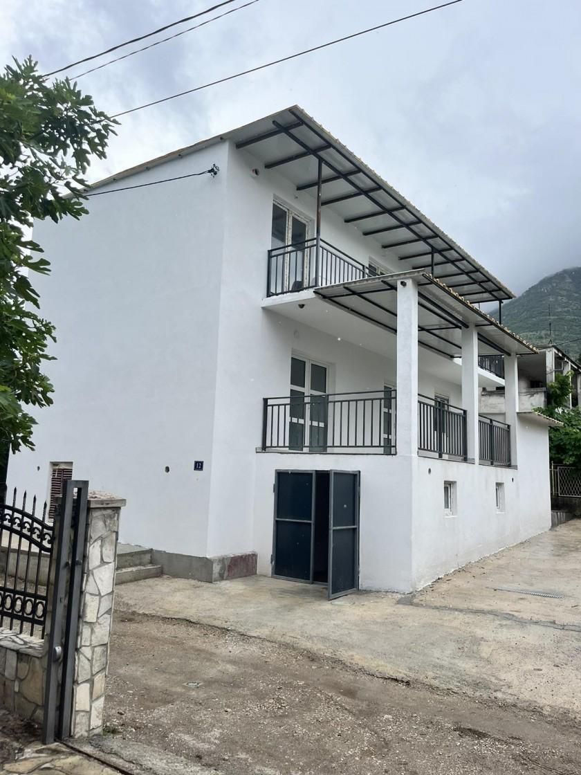 amforaproperty.com/Komforna kuća 154m² + 70m² tehnički deo, parking – Sutomore