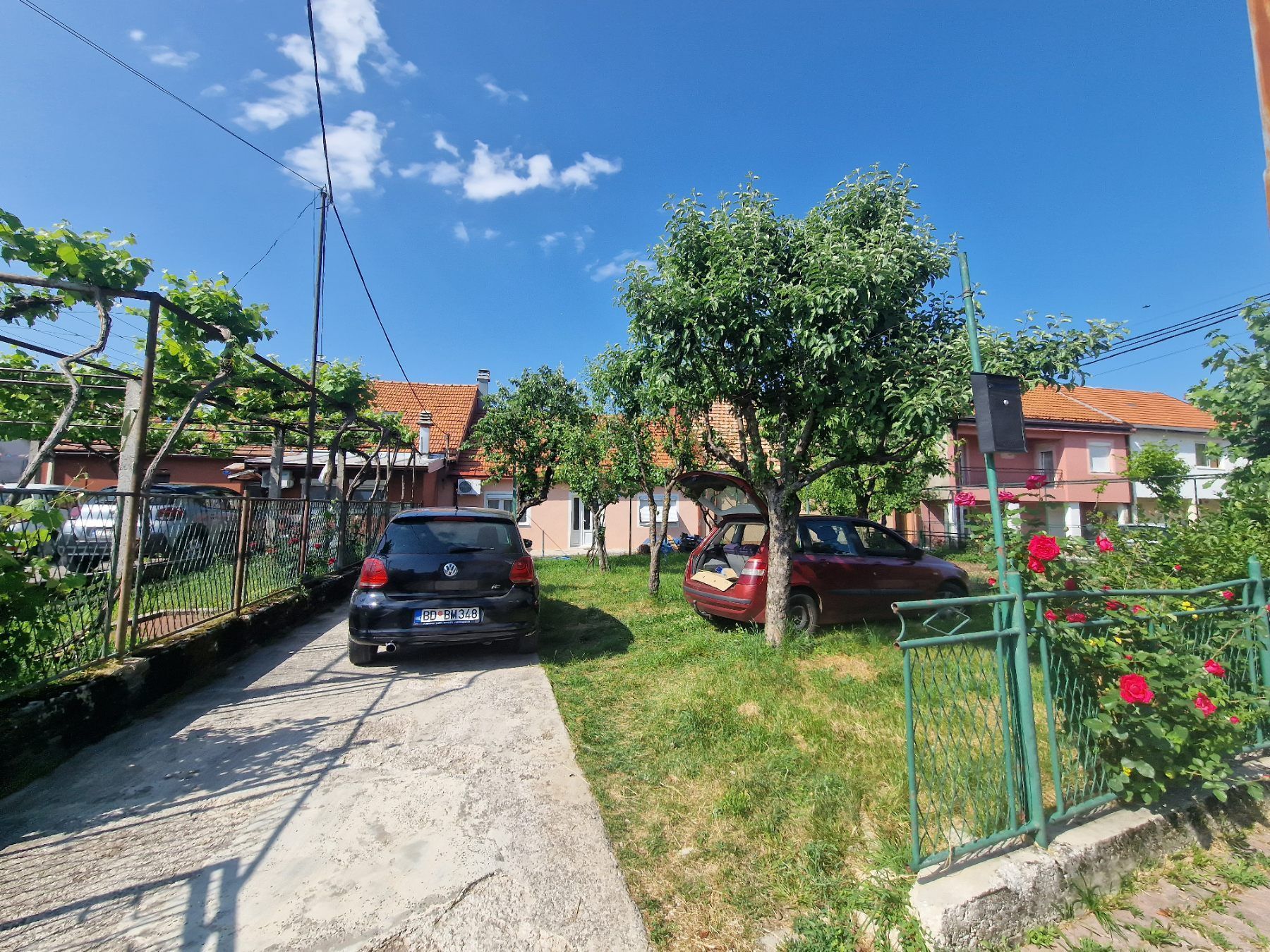 amforaproperty.com/Kuća 113m2 sa placem od 420 m² i investicionim potencijalom na Cetinju