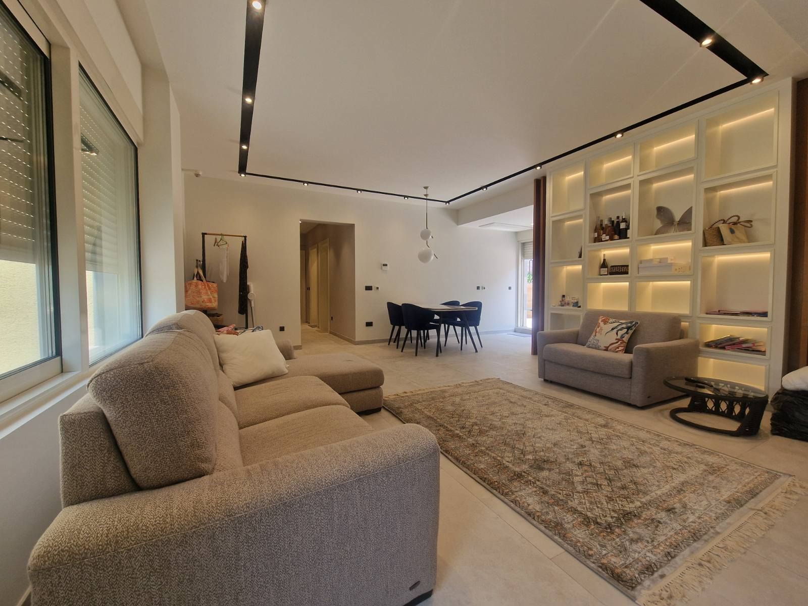amforaproperty.com/Luksuzan dvosoban stan 90m² u kompleksu sa bazenom, Kamenovo – Budva