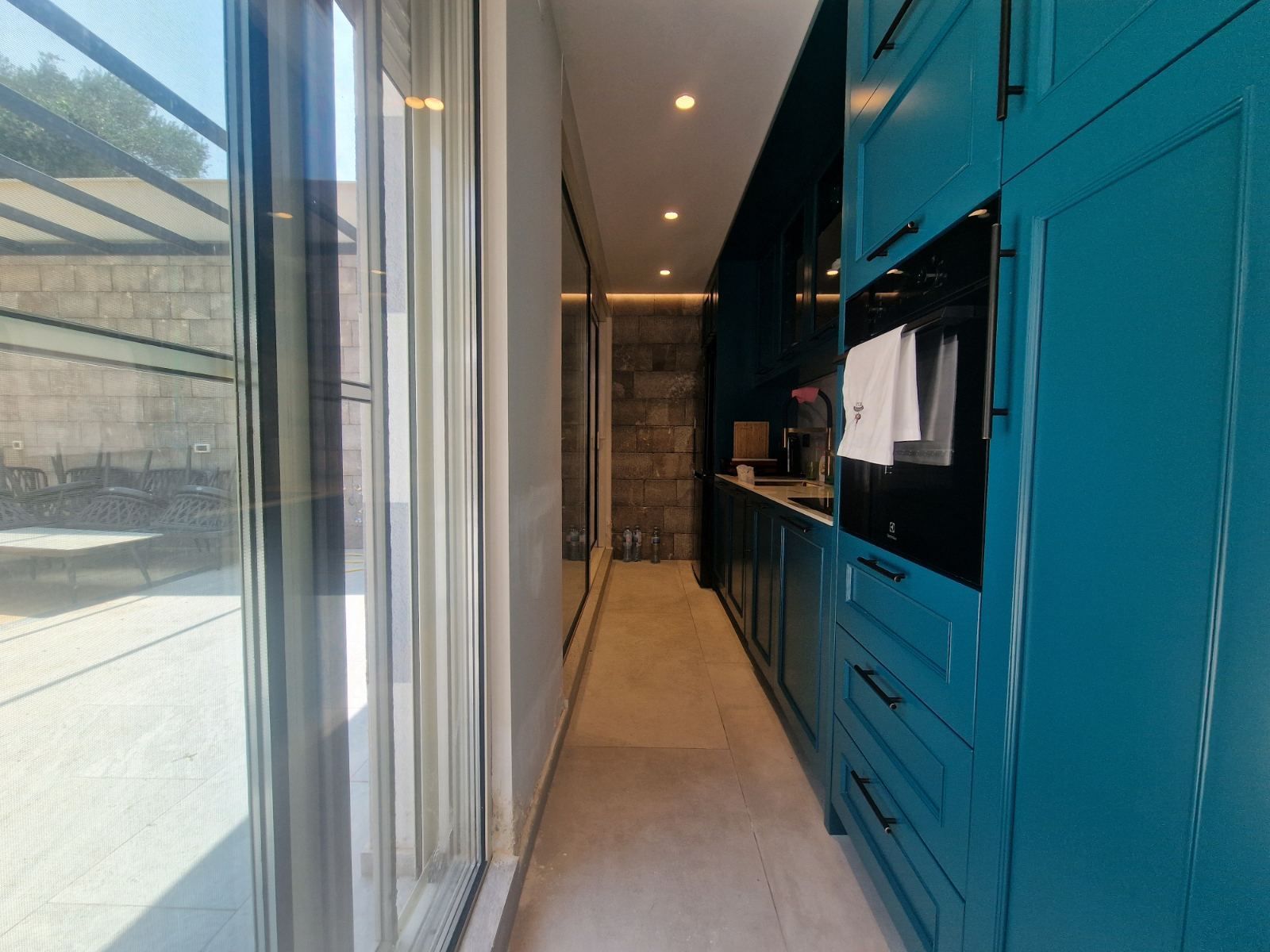 amforaproperty.com/Luksuzan dvosoban stan 90m² u kompleksu sa bazenom, Kamenovo – Budva