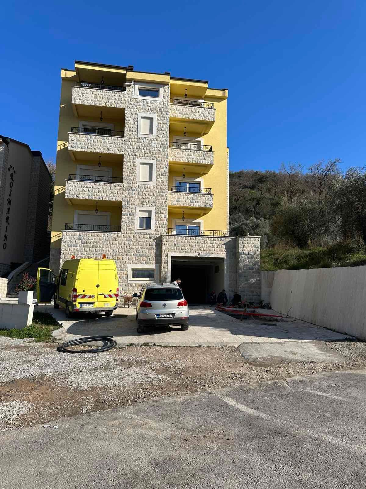 amforaproperty.com/Luksuzan dvosoban stan 90m² u kompleksu sa bazenom, Kamenovo – Budva