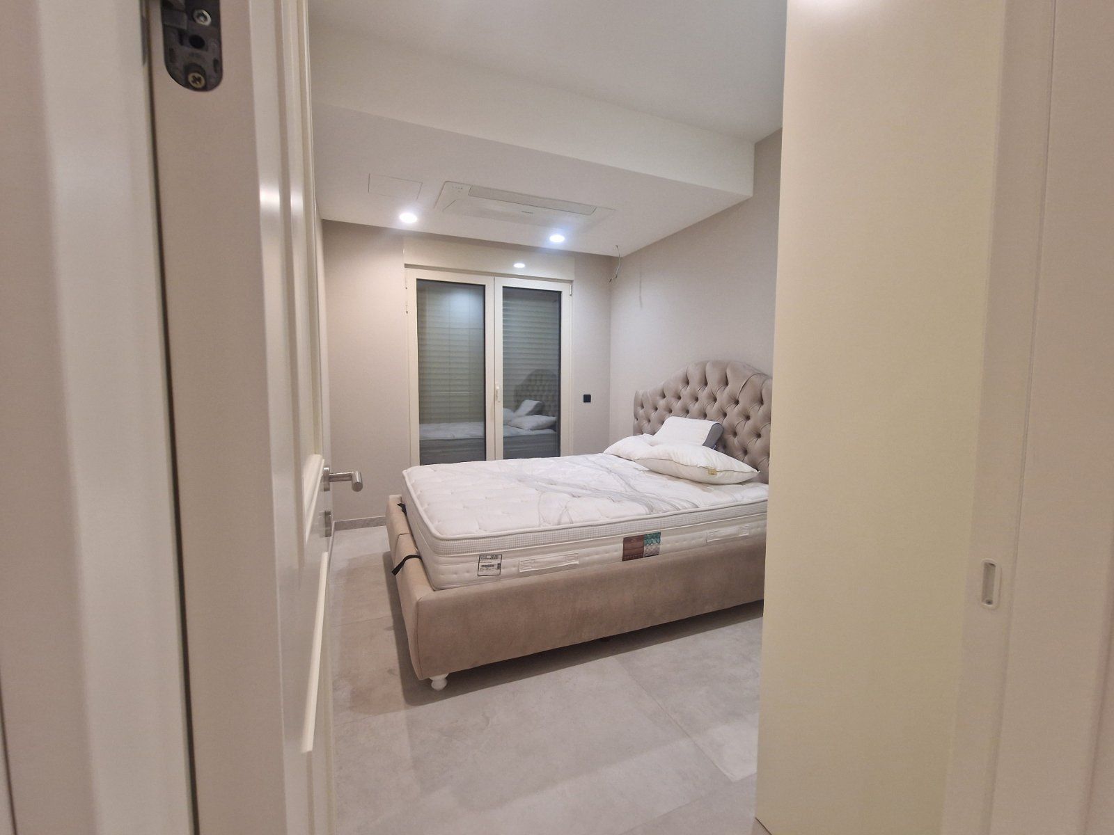 amforaproperty.com/Luksuzan dvosoban stan 90m² u kompleksu sa bazenom, Kamenovo – Budva