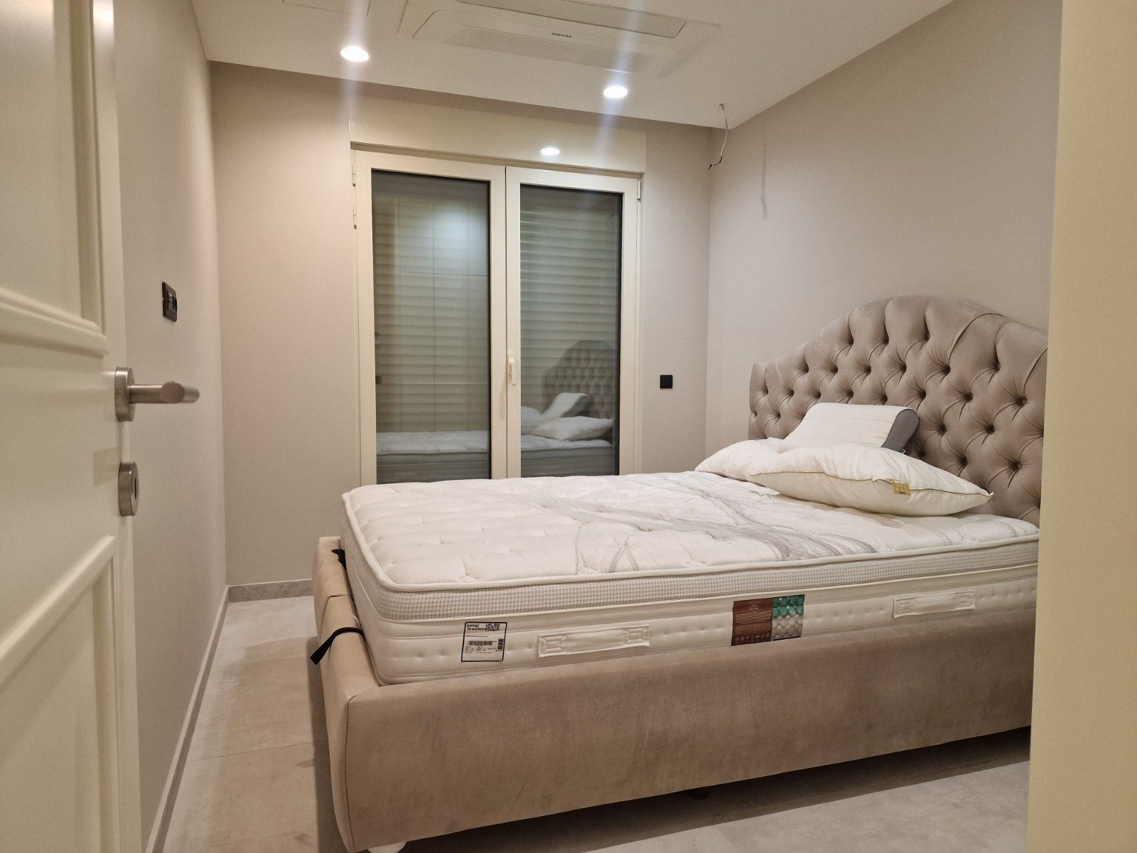 amforaproperty.com/Luksuzan dvosoban stan 90m² u kompleksu sa bazenom, Kamenovo – Budva