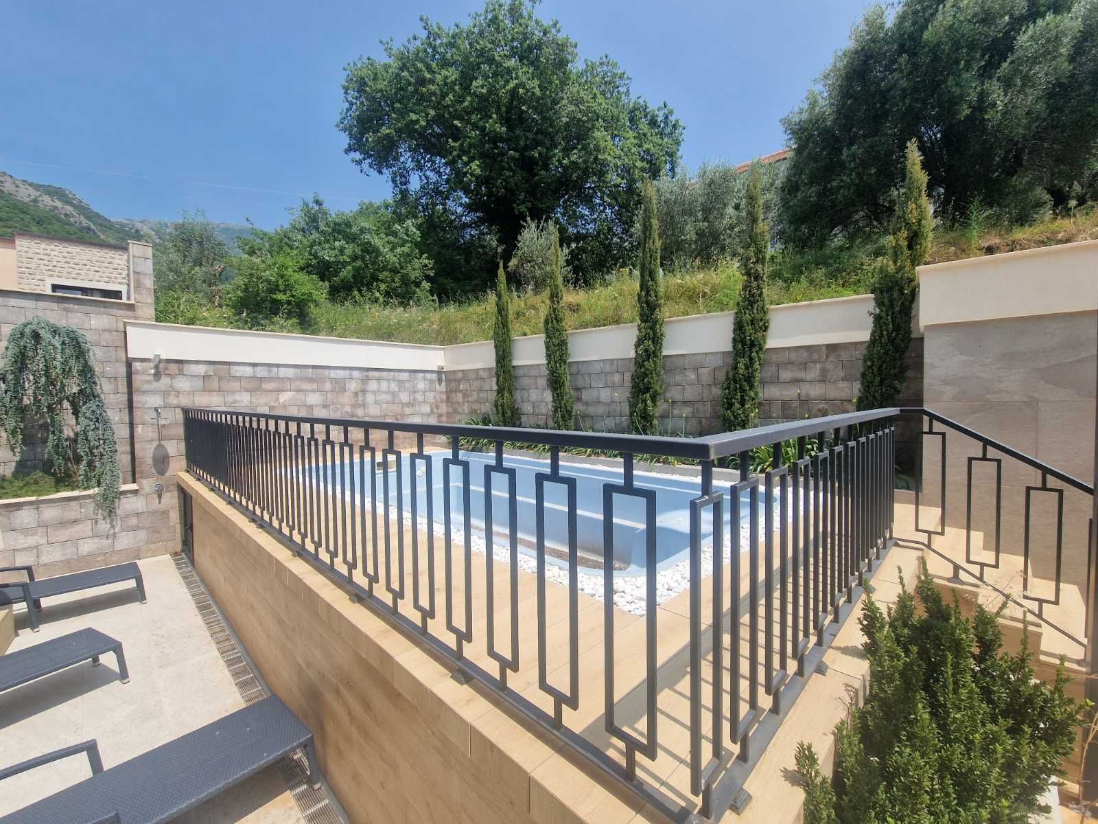 amforaproperty.com/Luksuzan dvosoban stan 90m² u kompleksu sa bazenom, Kamenovo – Budva