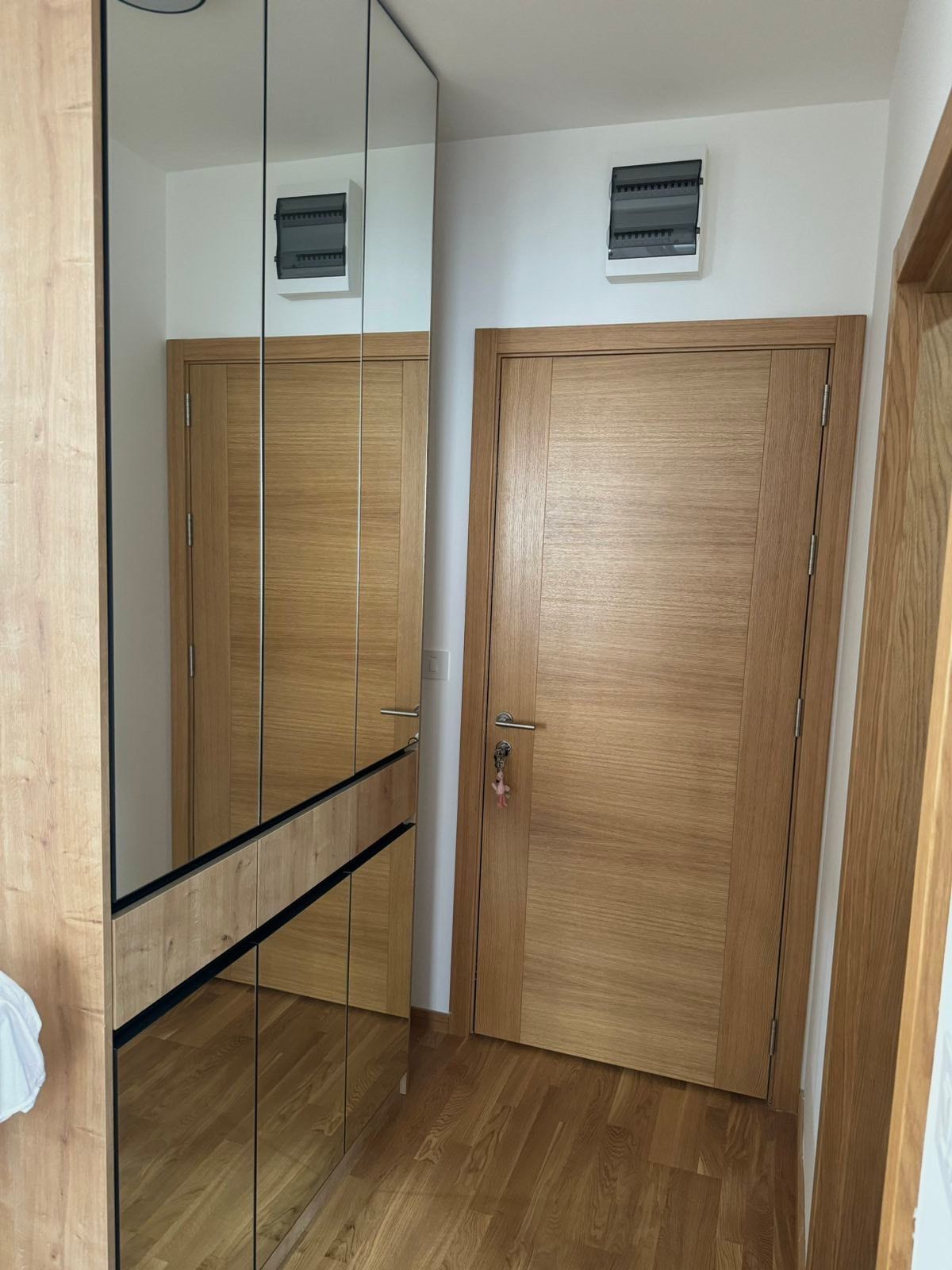 amforaproperty.com/Moderno opremljen dvosoban stan sa garaznim mestom ,Becici (Na period od 01.09.2025-01.06.2026 )