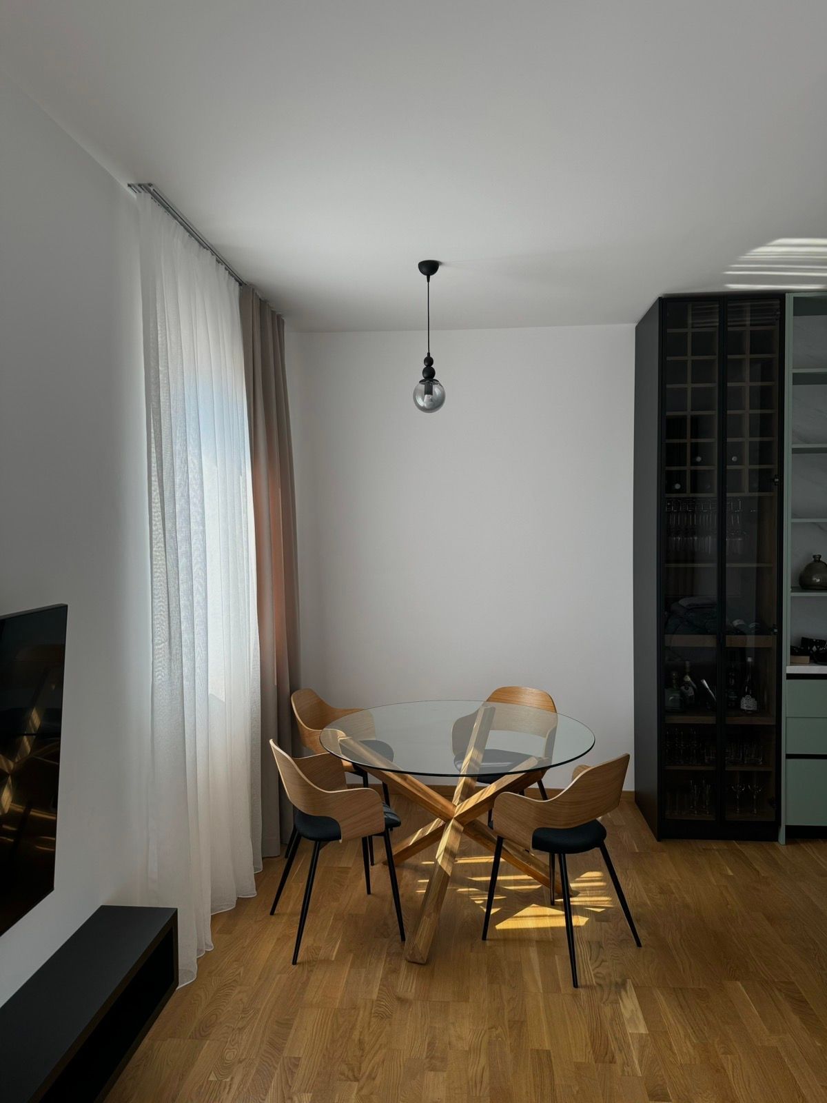 amforaproperty.com/Moderno opremljen dvosoban stan sa garaznim mestom ,Becici (Na period od 01.09.2025-01.06.2026 )