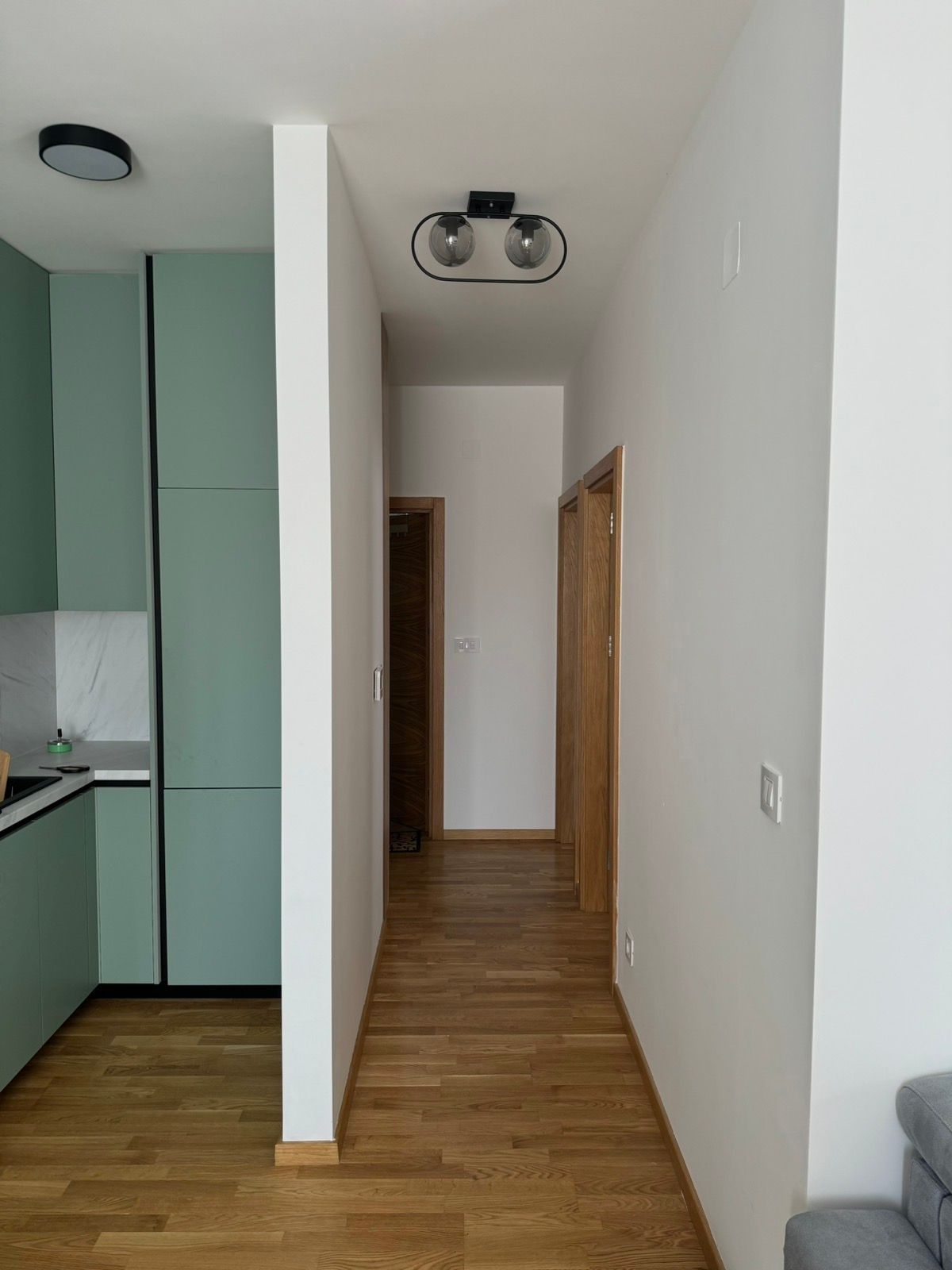 amforaproperty.com/Moderno opremljen dvosoban stan sa garaznim mestom ,Becici (Na period od 01.09.2025-01.06.2026 )
