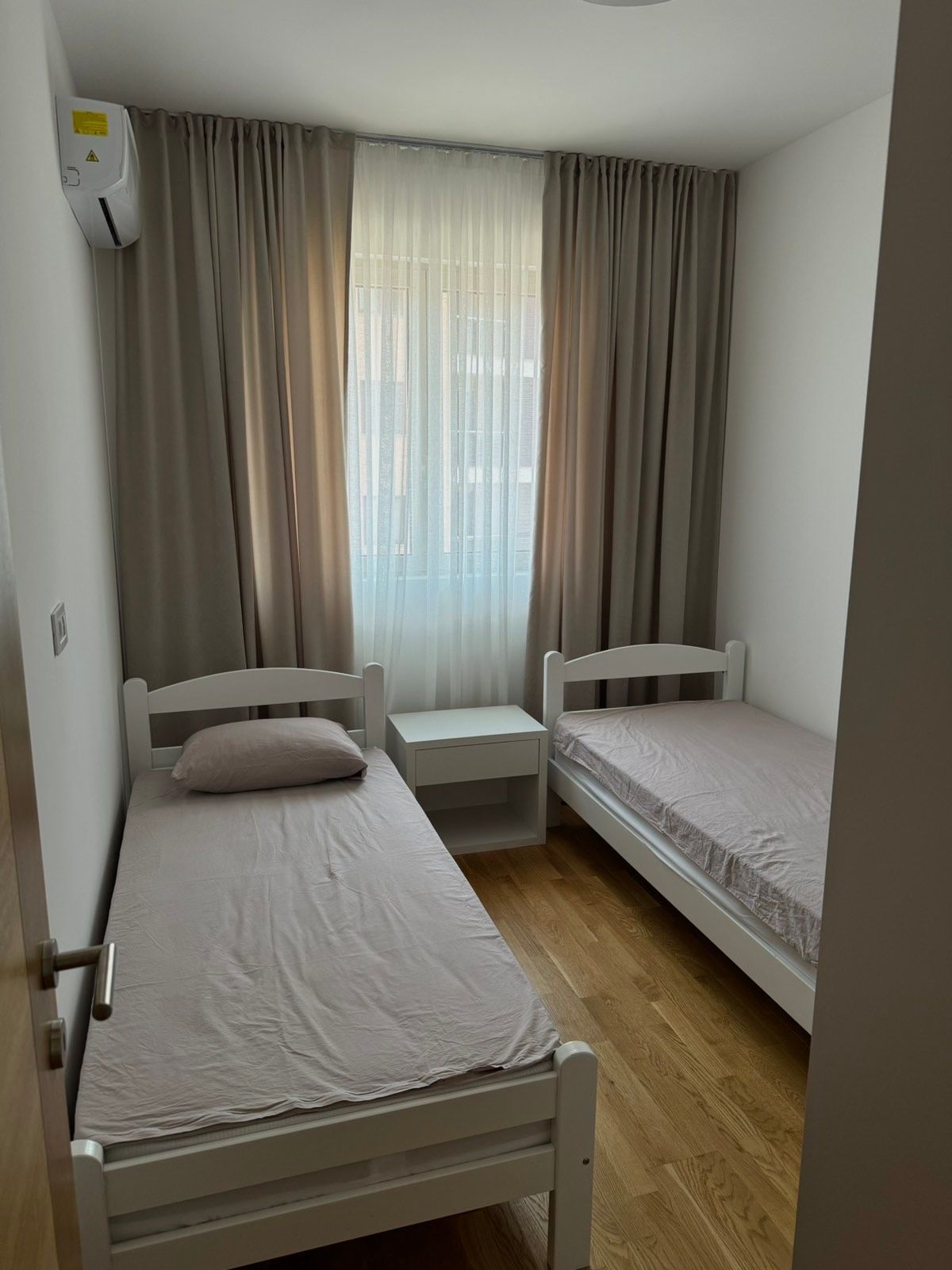 amforaproperty.com/Moderno opremljen dvosoban stan sa garaznim mestom ,Becici (Na period od 01.09.2025-01.06.2026 )
