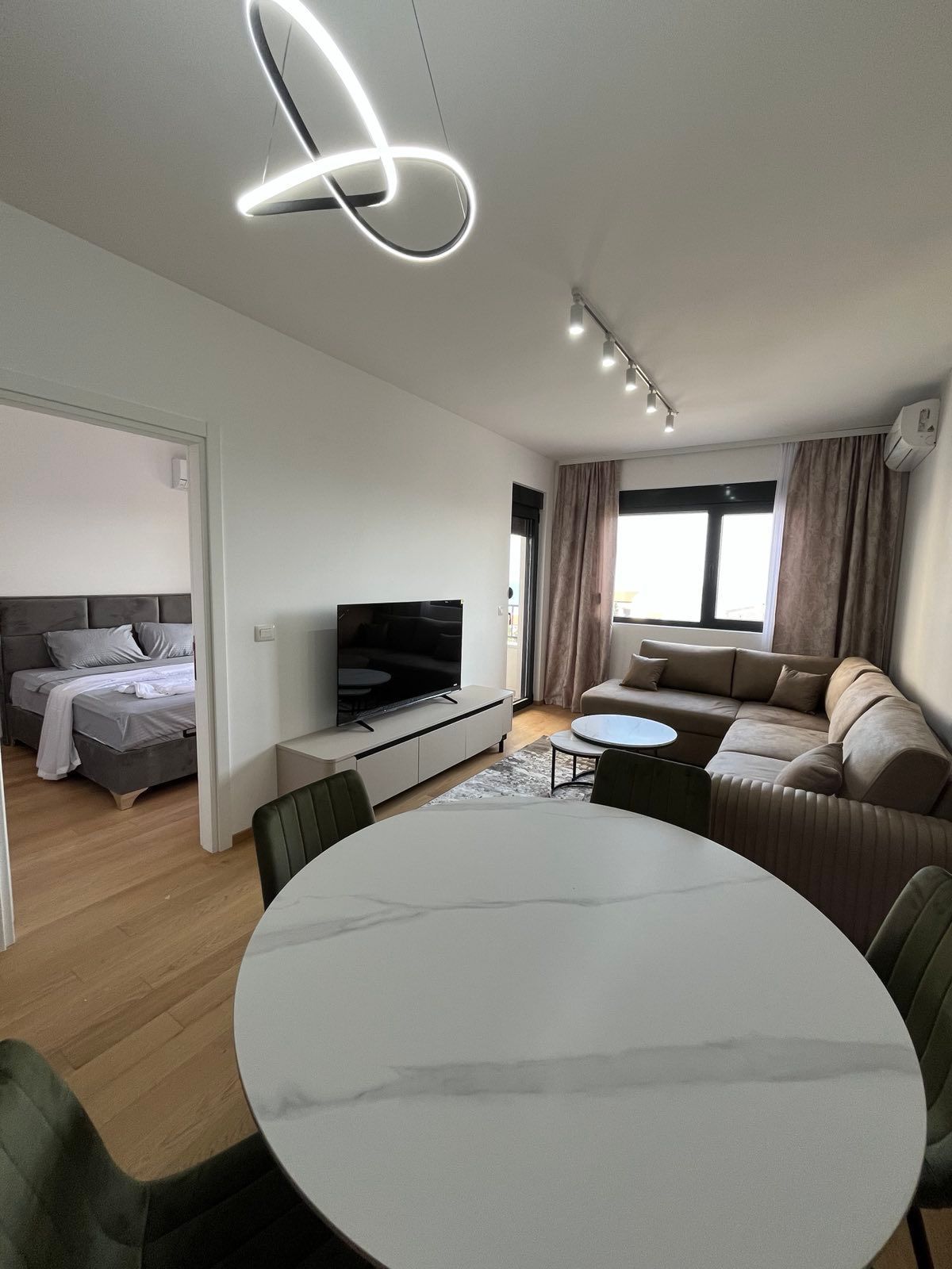 amforaproperty.com/Nov dvosoban stan 71m2 sa pogledom na more i garaznim mestom u Becicima
