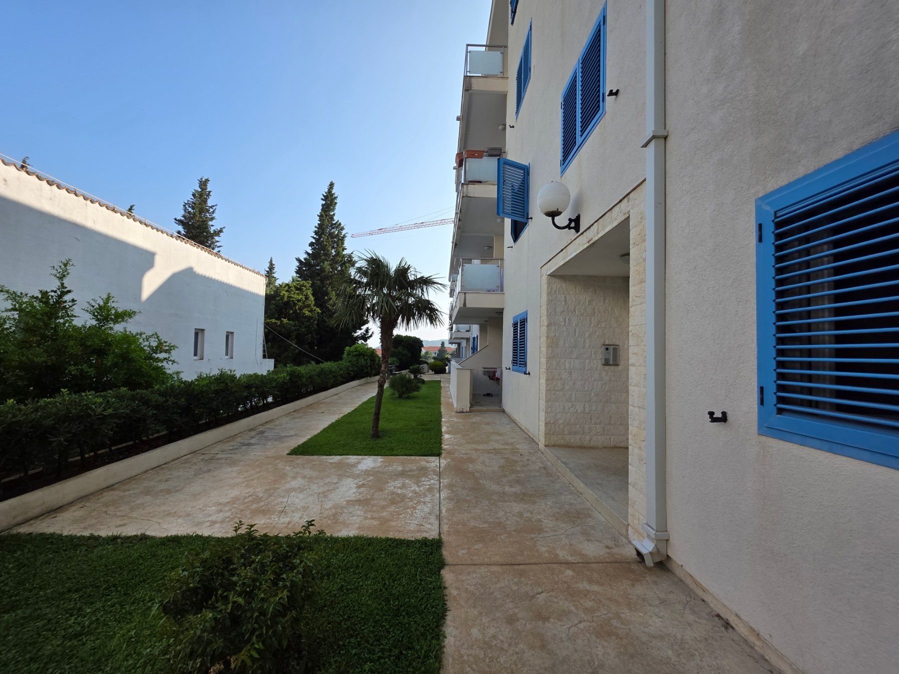 amforaproperty.com/Dvosoban namesten stan 64m² na atraktivnoj lokaciji u Bečićima