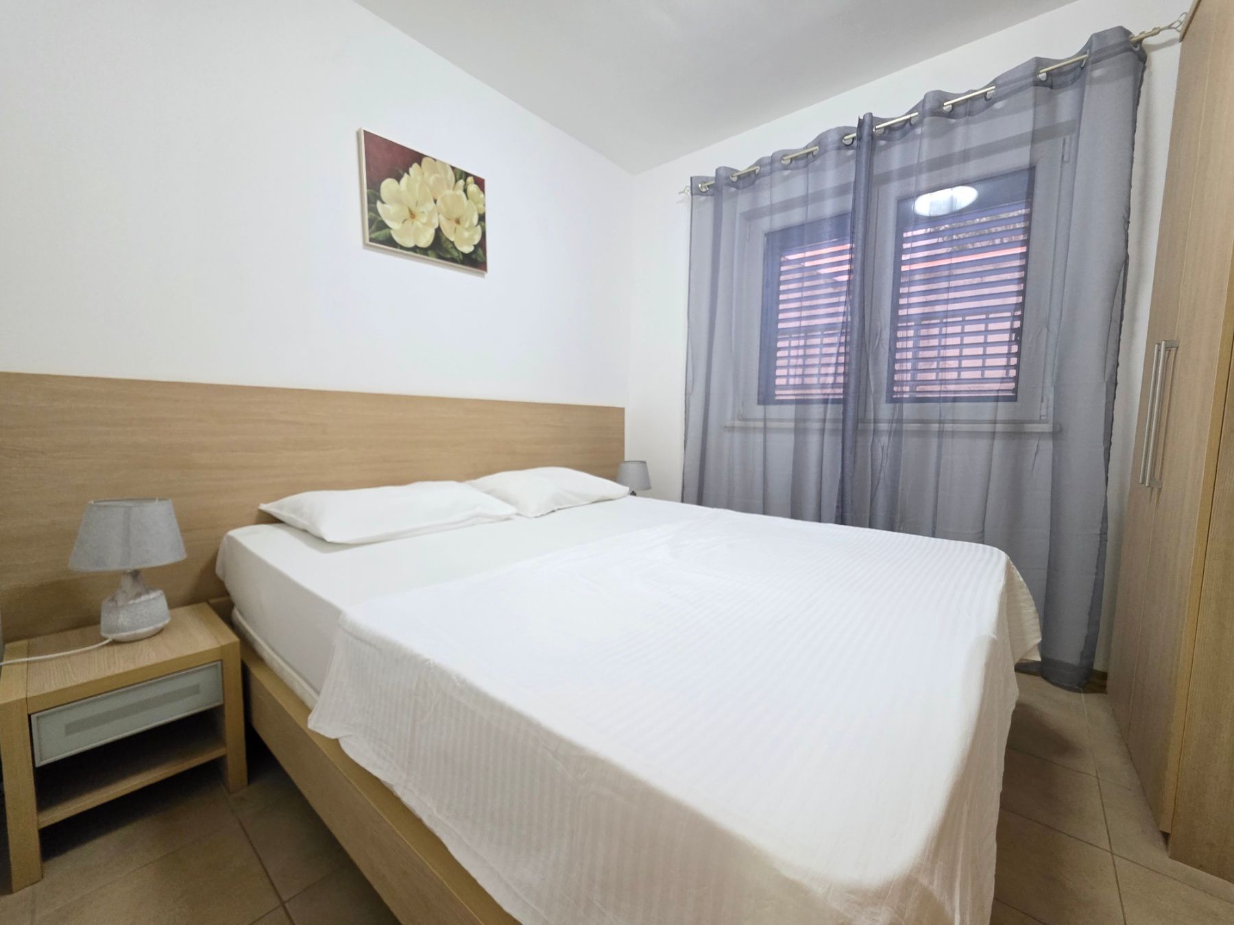 amforaproperty.com/Dvosoban namesten stan 64m² na atraktivnoj lokaciji u Bečićima
