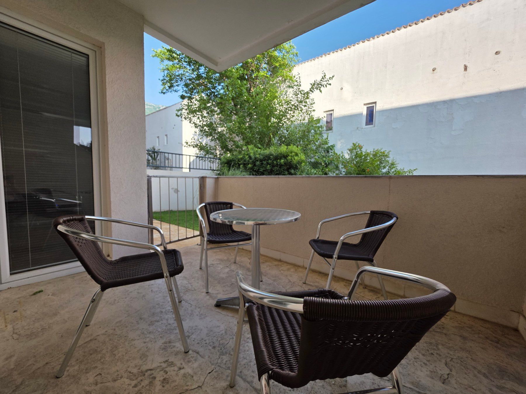 amforaproperty.com/Dvosoban namesten stan 64m² na atraktivnoj lokaciji u Bečićima