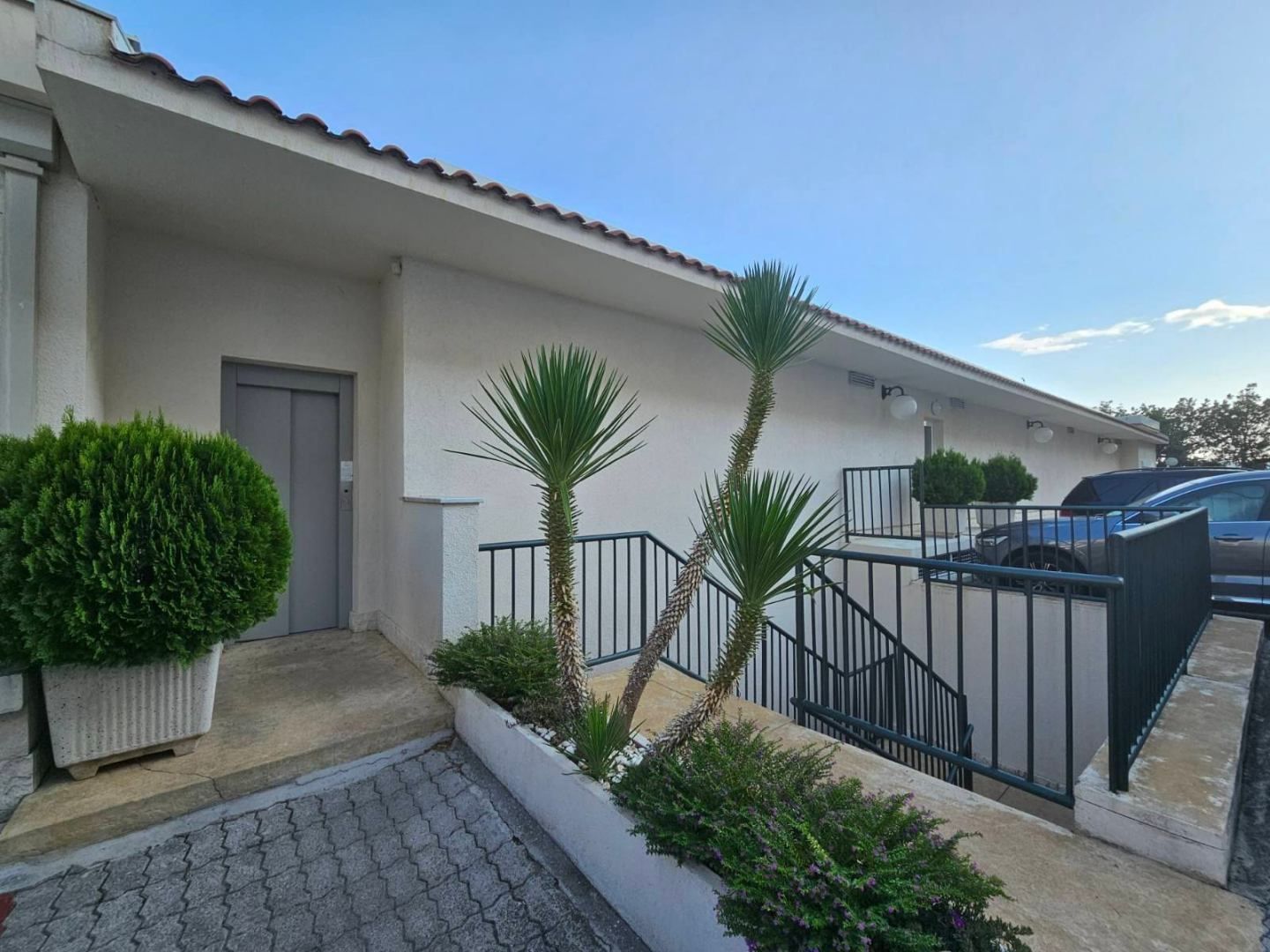 amforaproperty.com/Dvosoban namesten stan 64m² na atraktivnoj lokaciji u Bečićima