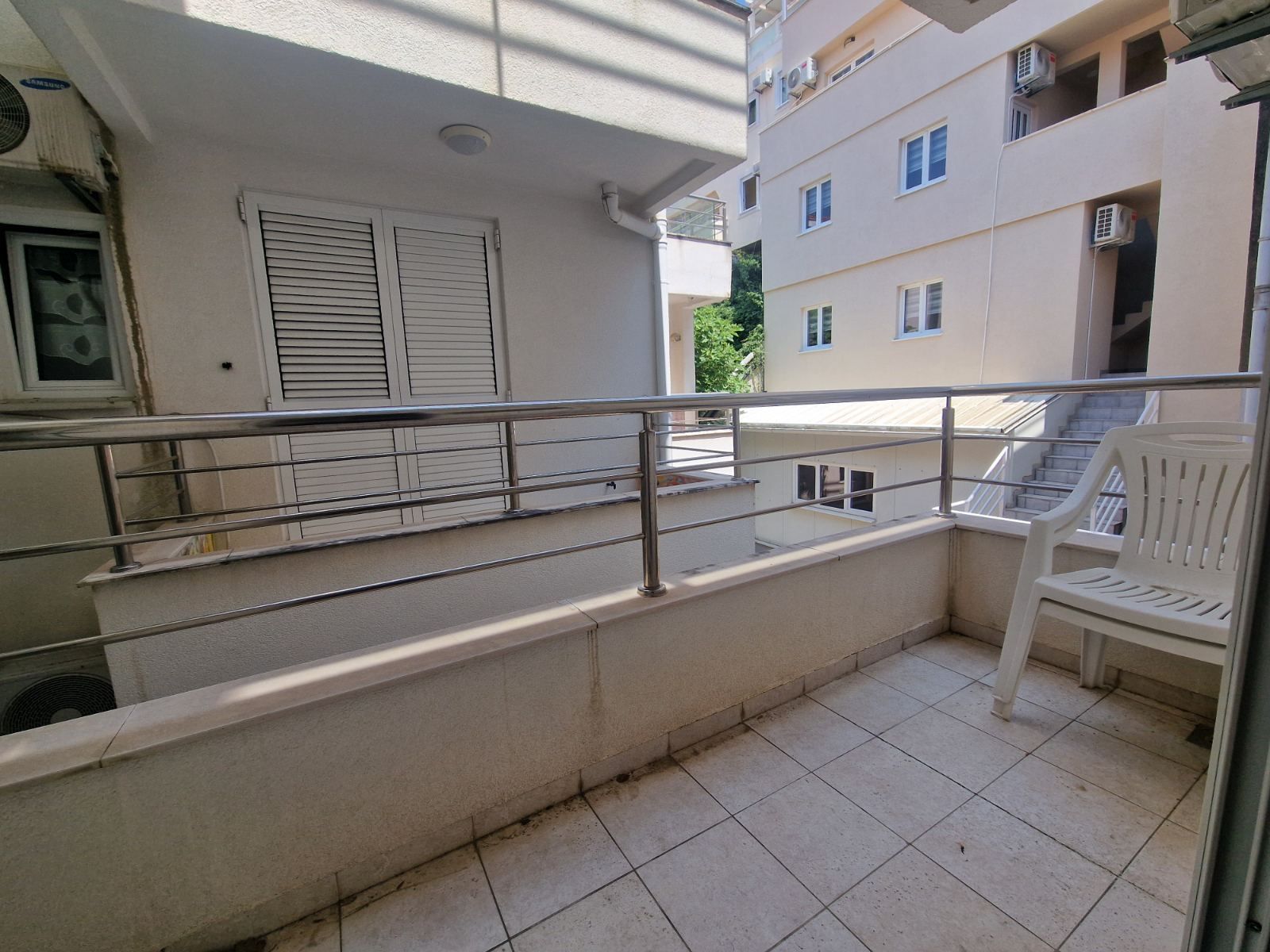 amforaproperty.com/Jednosoban stan na samoj obali mora Rafailovici (NA DUZI PERIOD)