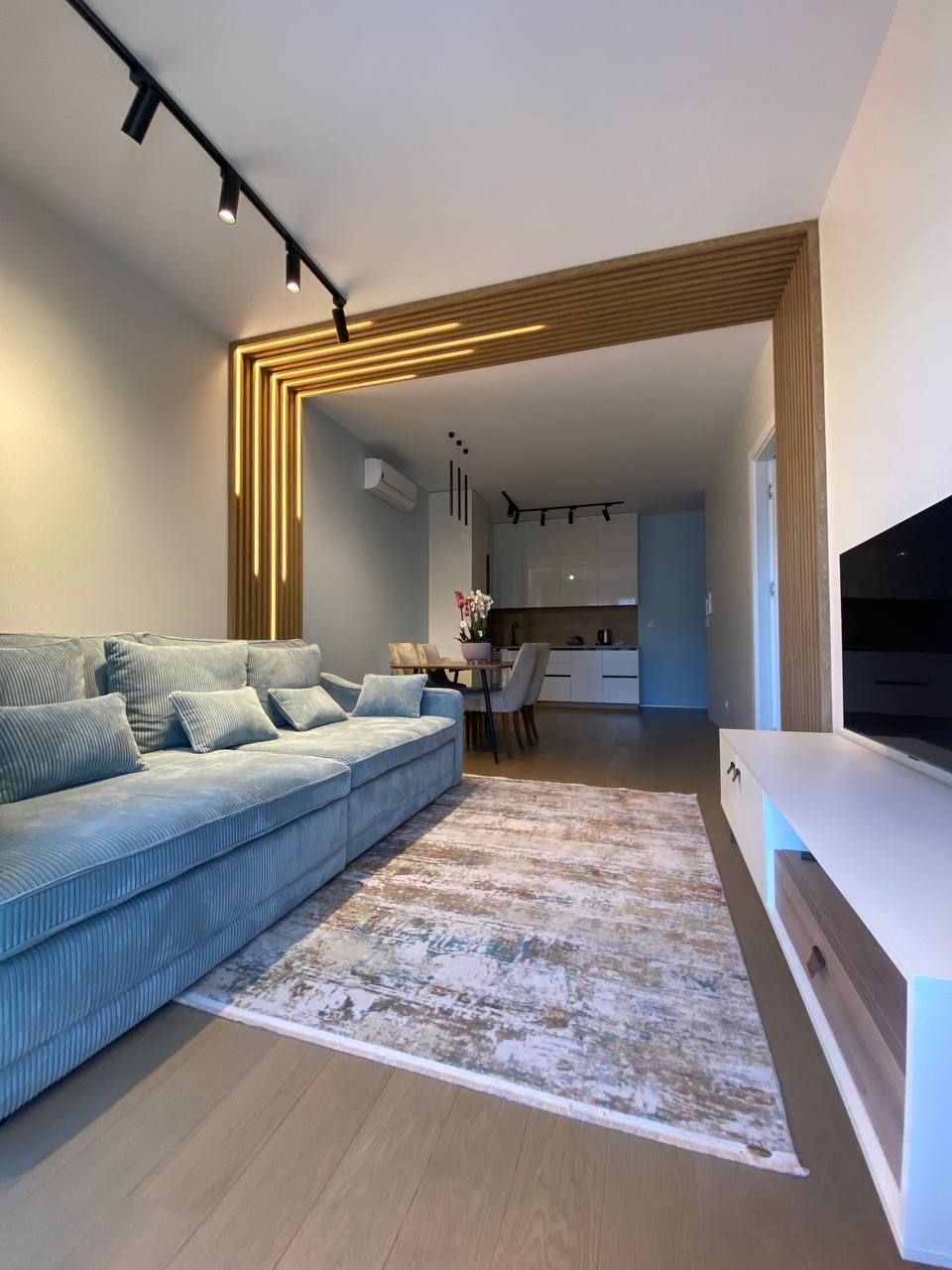 amforaproperty.com/Jednosoban luksuzno opremljen stan na prvoj liniji do mora,Becici (NA DUZI PERIOD)