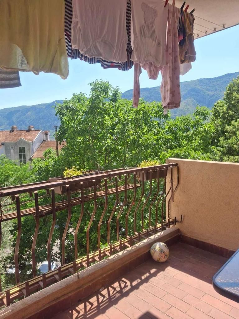 amforaproperty.com/Dvosoban stan 70m2- Sveta Vrača ,Kotor