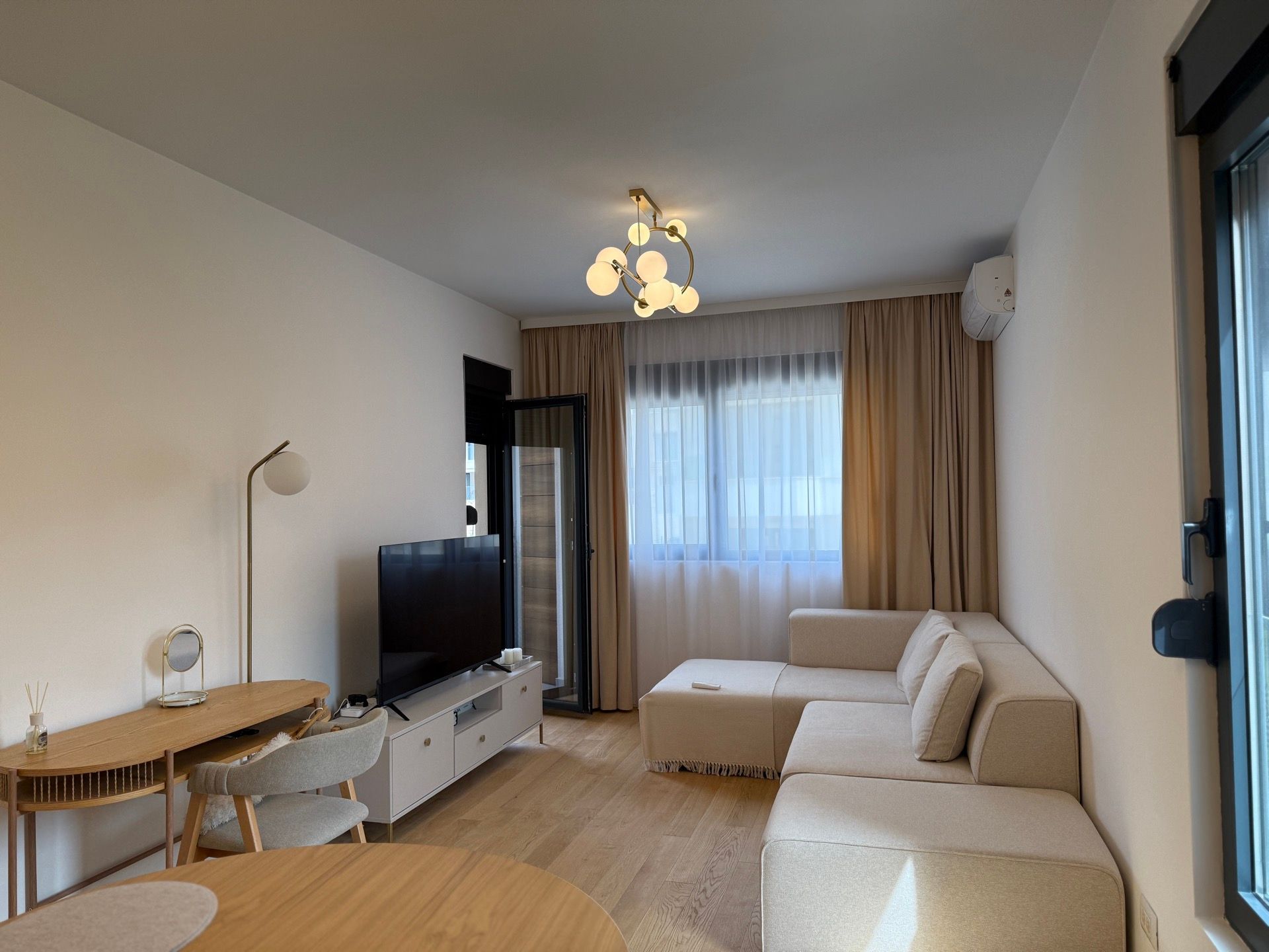 amforaproperty.com/Jednosoban moderno opremljen stan 42m2 sa pogledom na more u Becicima